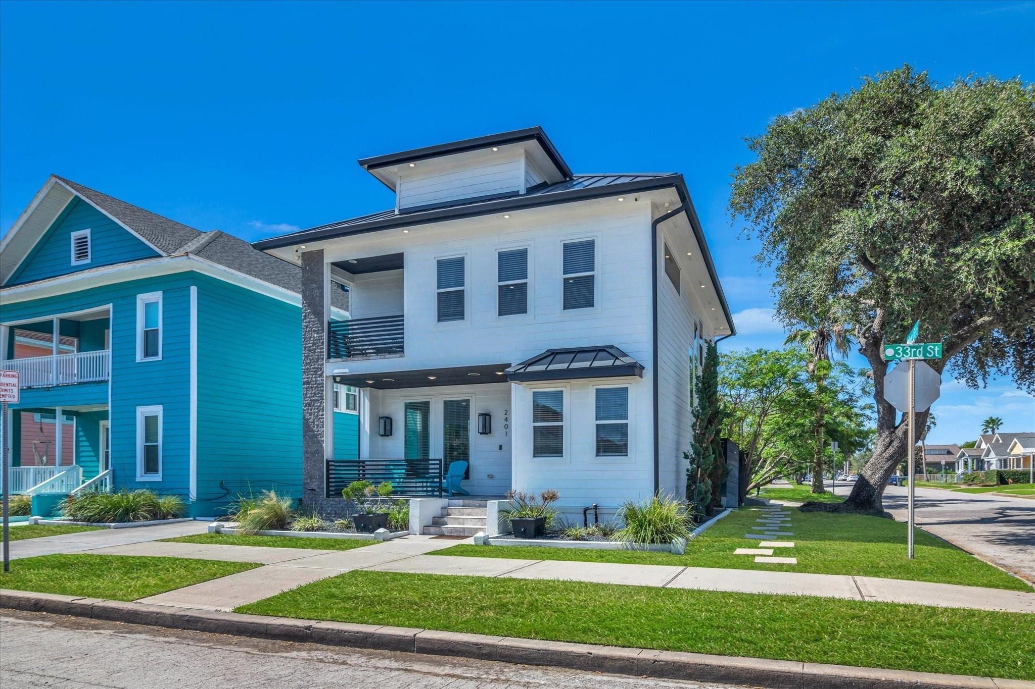 33rd St, Galveston, TX 77550