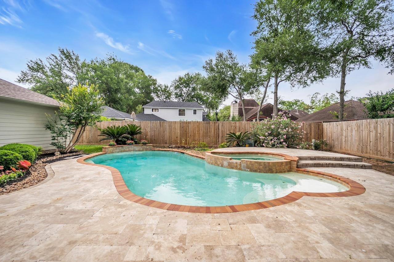 Wildwood Ln, Richmond, TX 77406