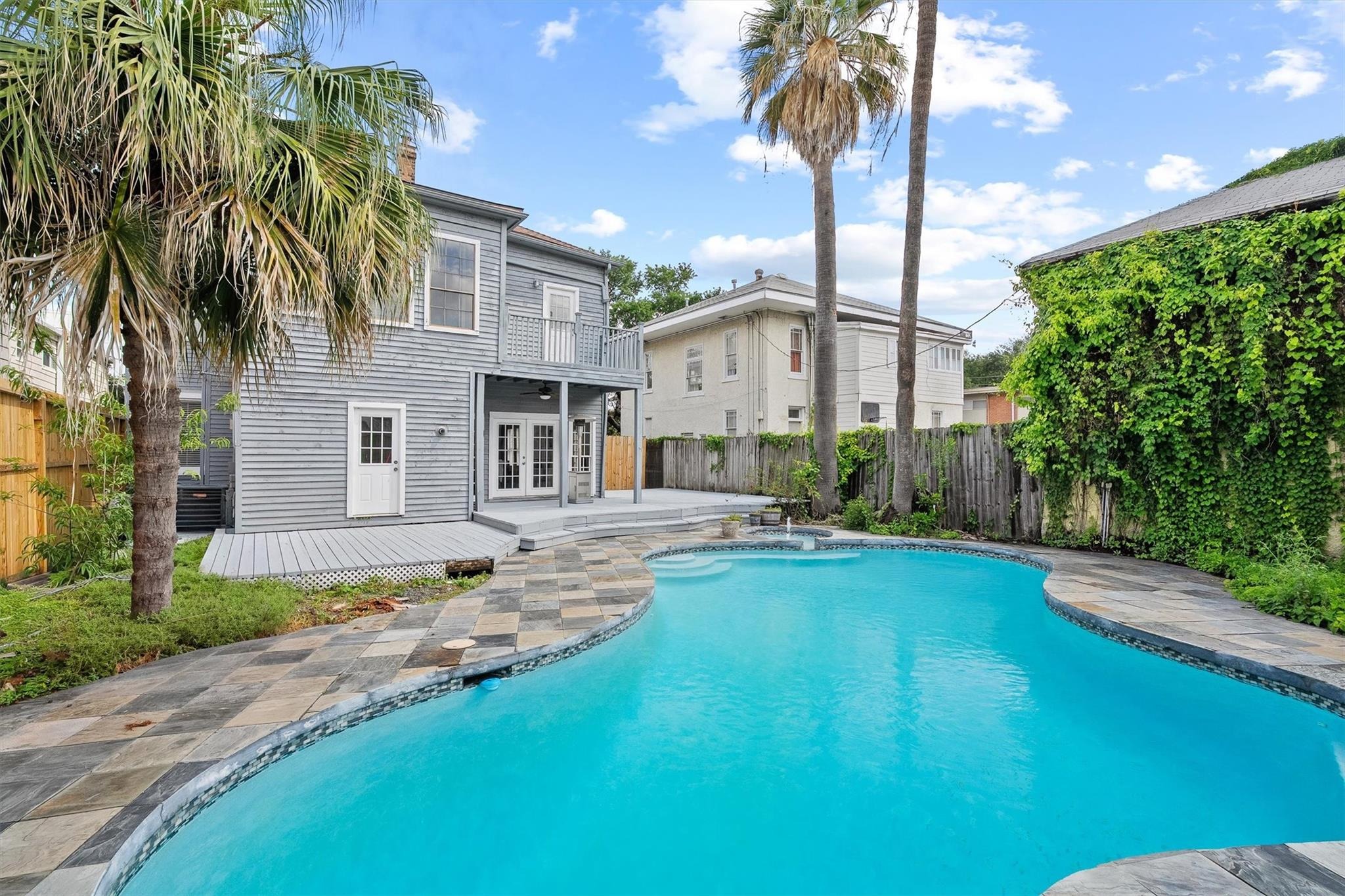 Marshall St, Houston, TX 77006
