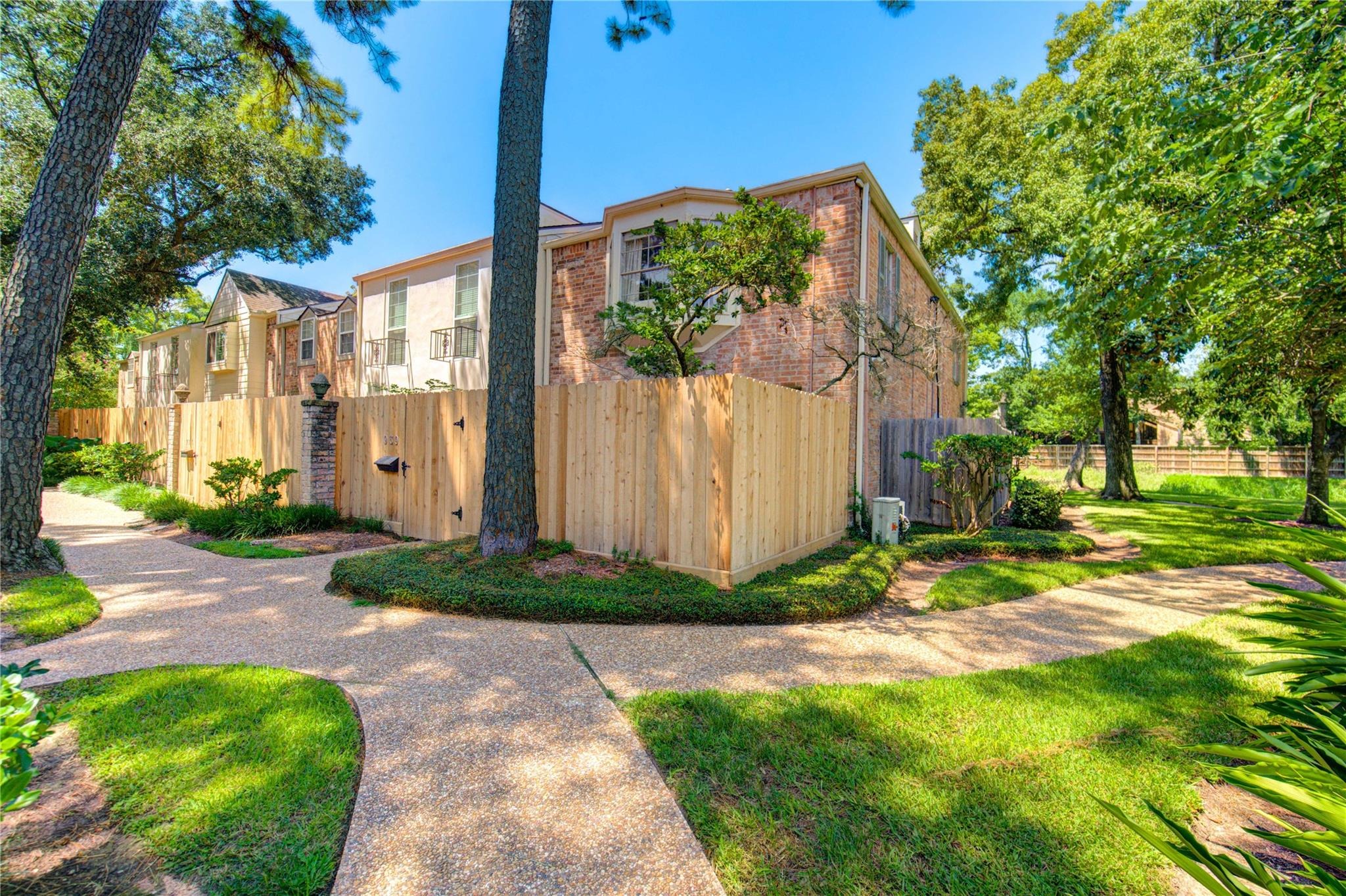 Wax Myrtle Ln, Houston, TX 77079