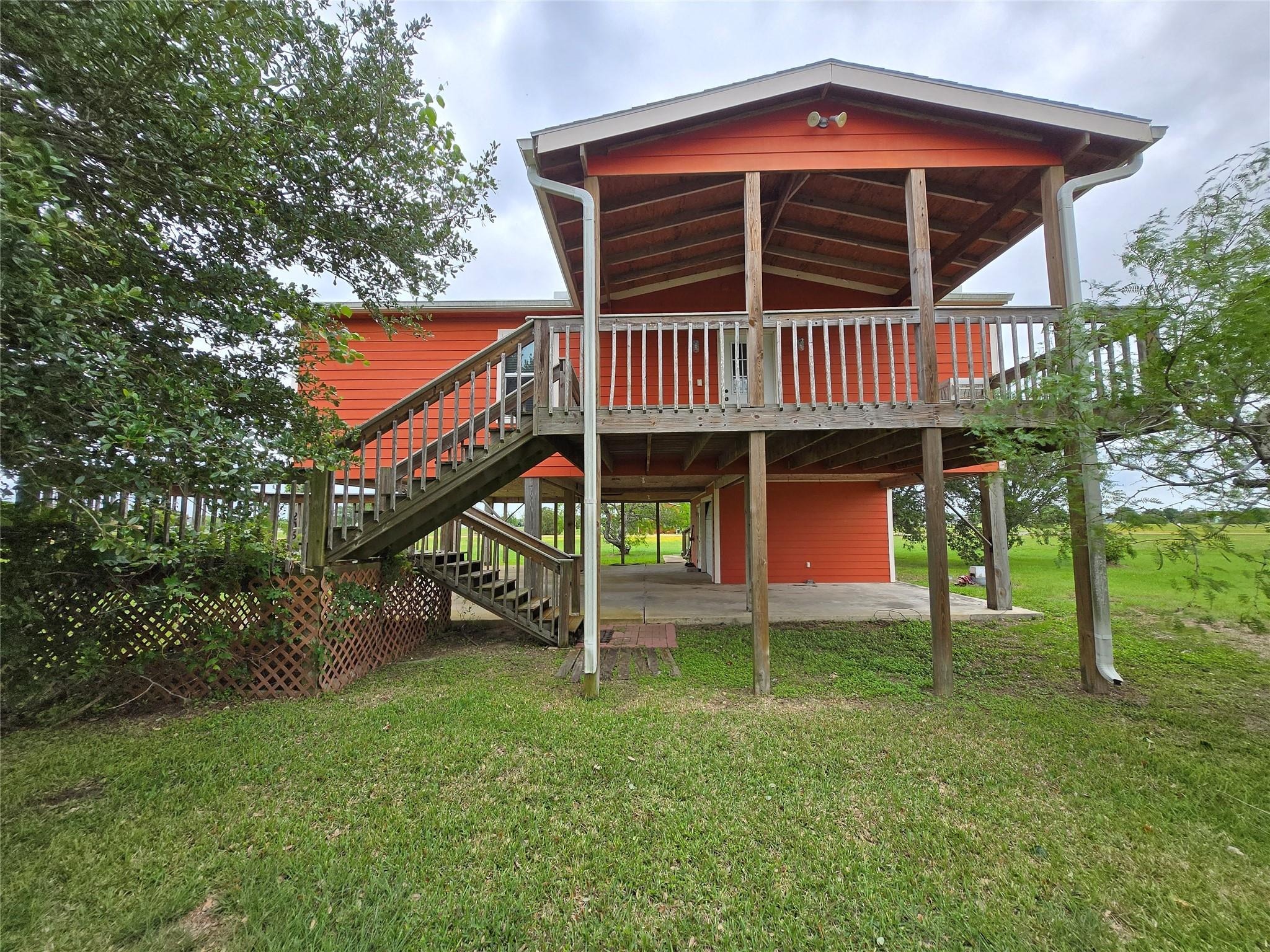 Buckskin Dr, Palacios, TX 77465
