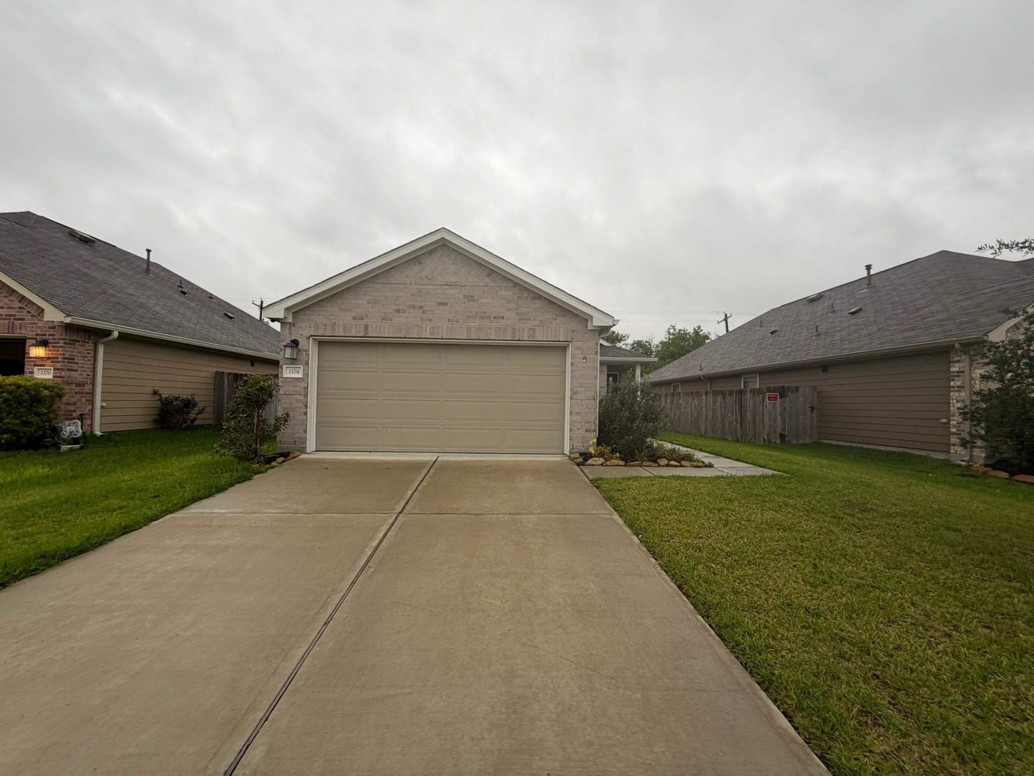 Filly Creek Dr, Alvin, TX 77511 #1