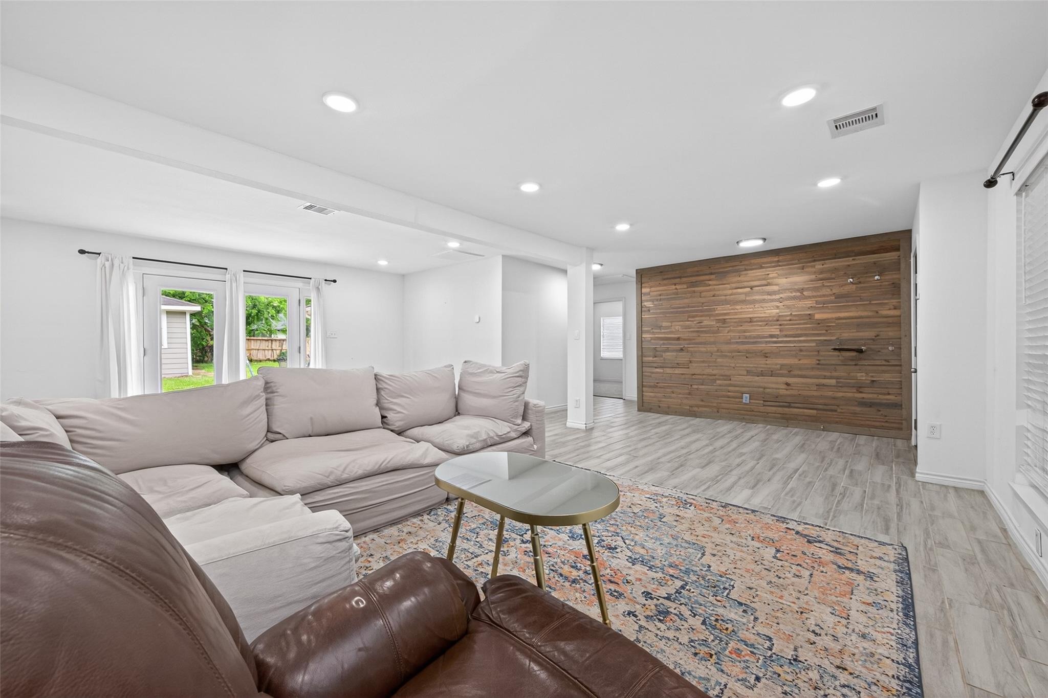 Cedarhurst Dr, Houston, TX 77096 #1