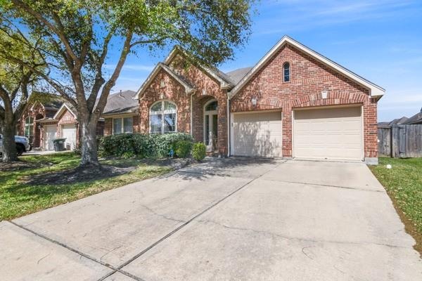 Rainwater Dr, Pearland, TX 77584