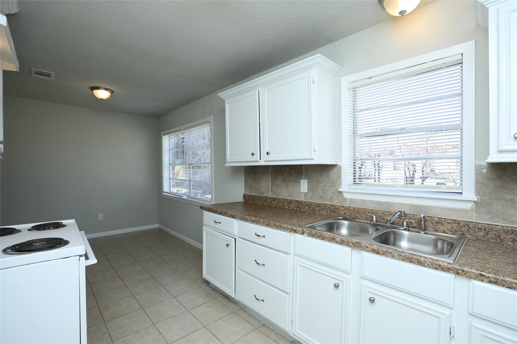 Cathedral Dr, Houston, TX 77051 #1
