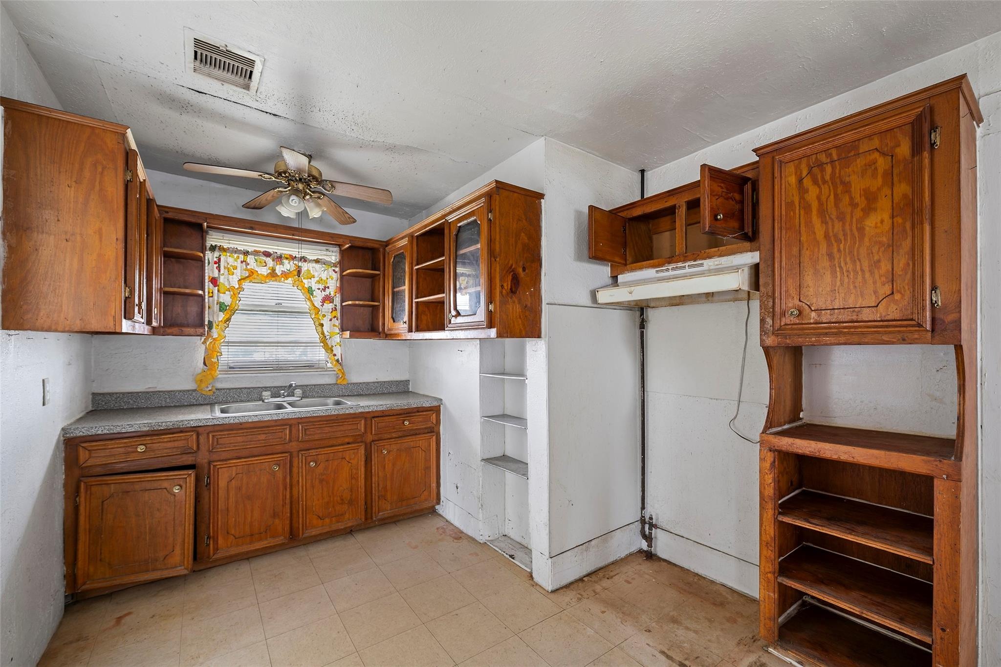 Gano St, Houston, TX 77009 #1