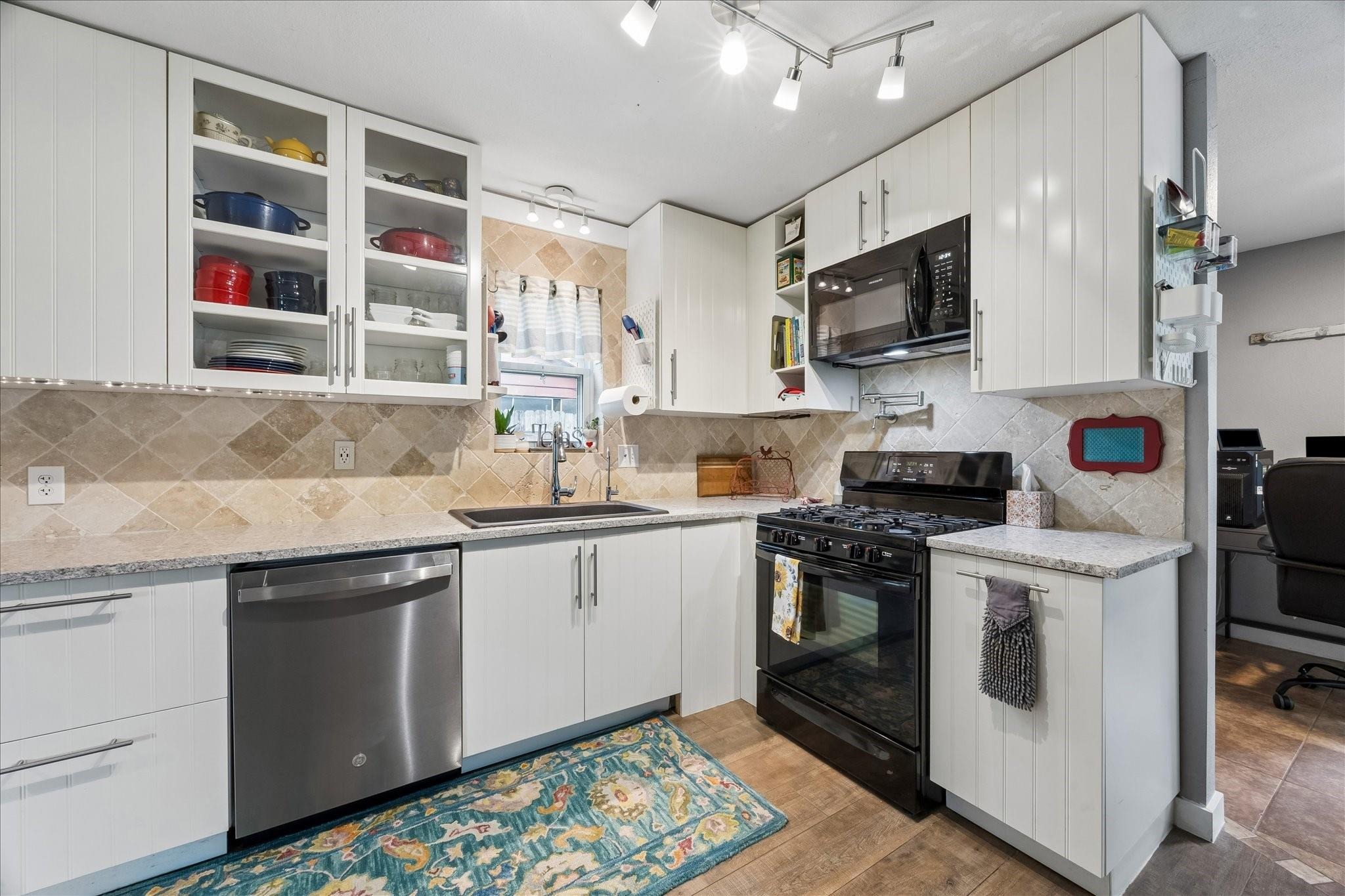 Wandering Trl, Friendswood, TX 77546 #1