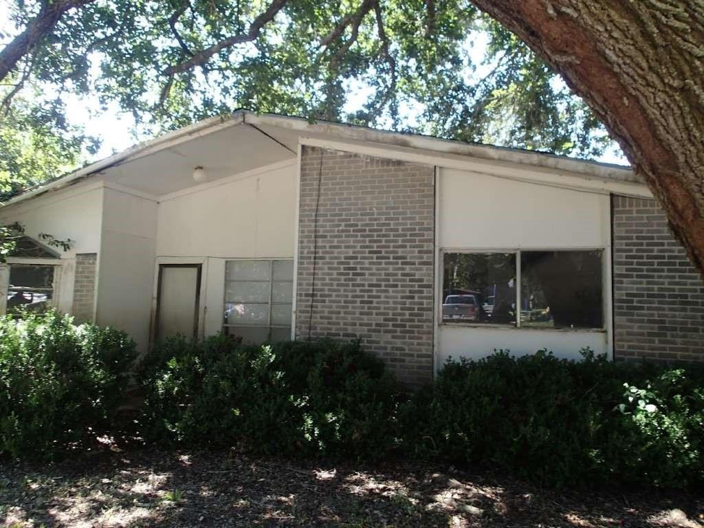 Columbine St, Wharton, TX 77488 #1