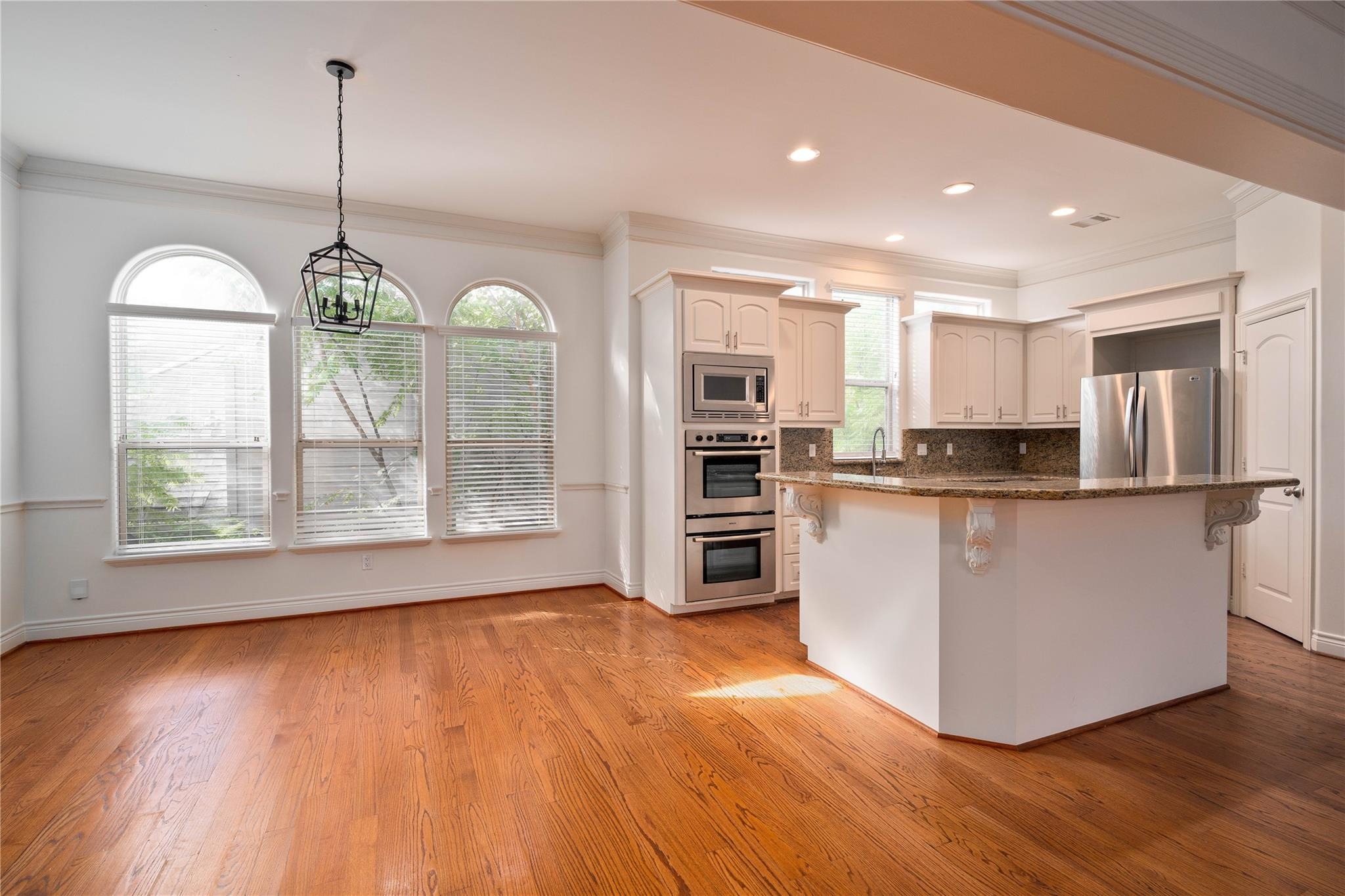 Welch St, Houston, TX 77006 #1