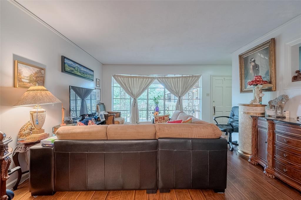 Briarhurst Dr, Houston, TX 77057 #1