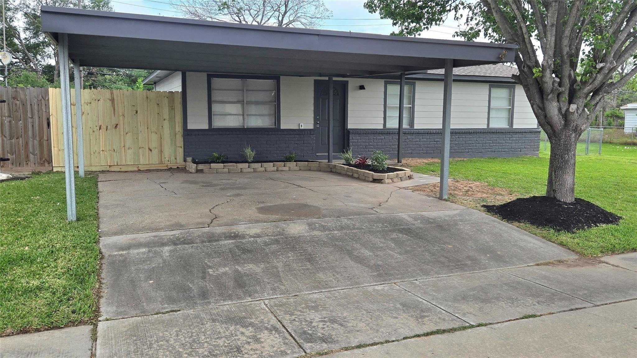 Magnolia Ave, Texas City, TX 77590