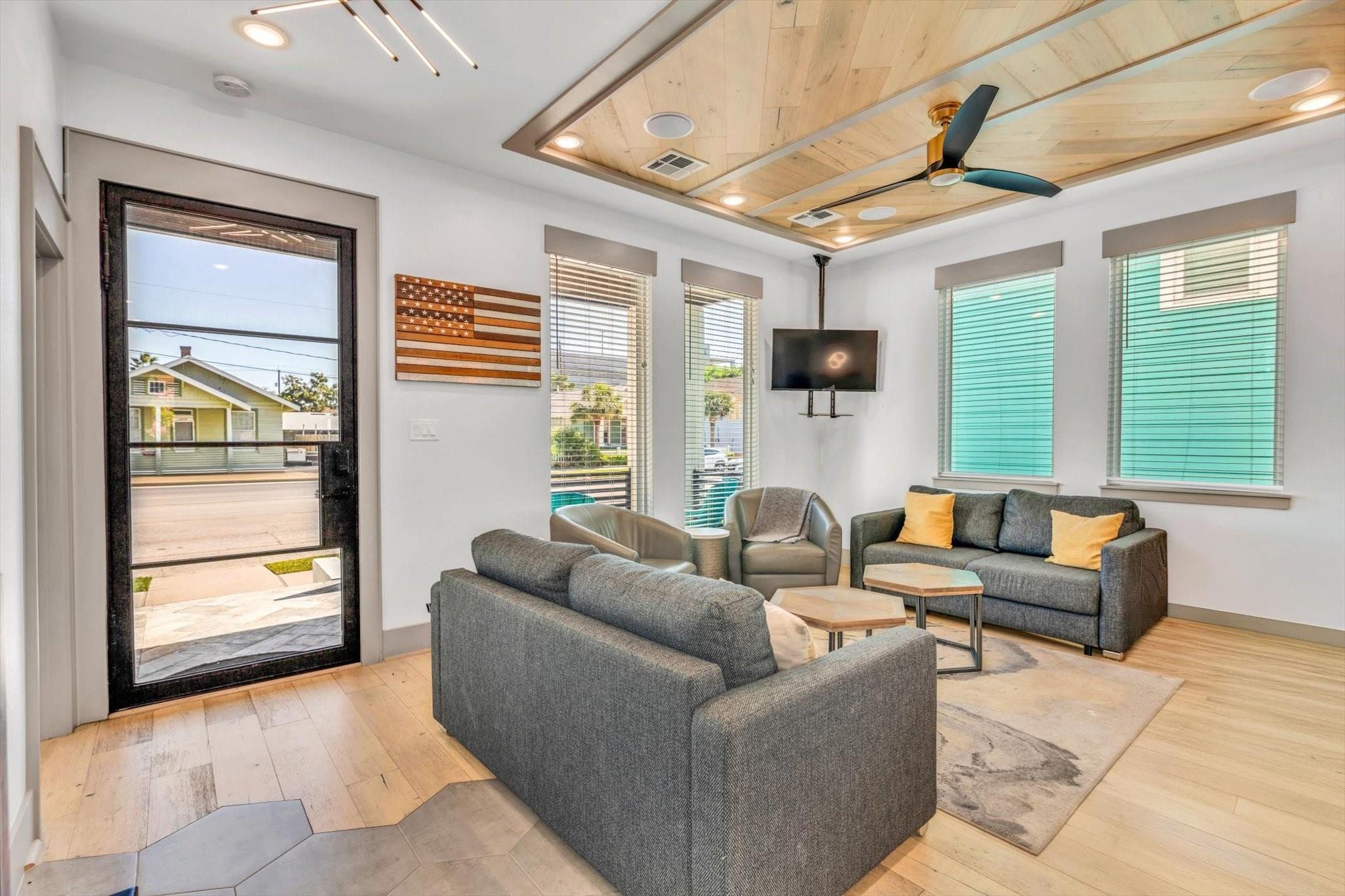 33rd St, Galveston, TX 77550 #1