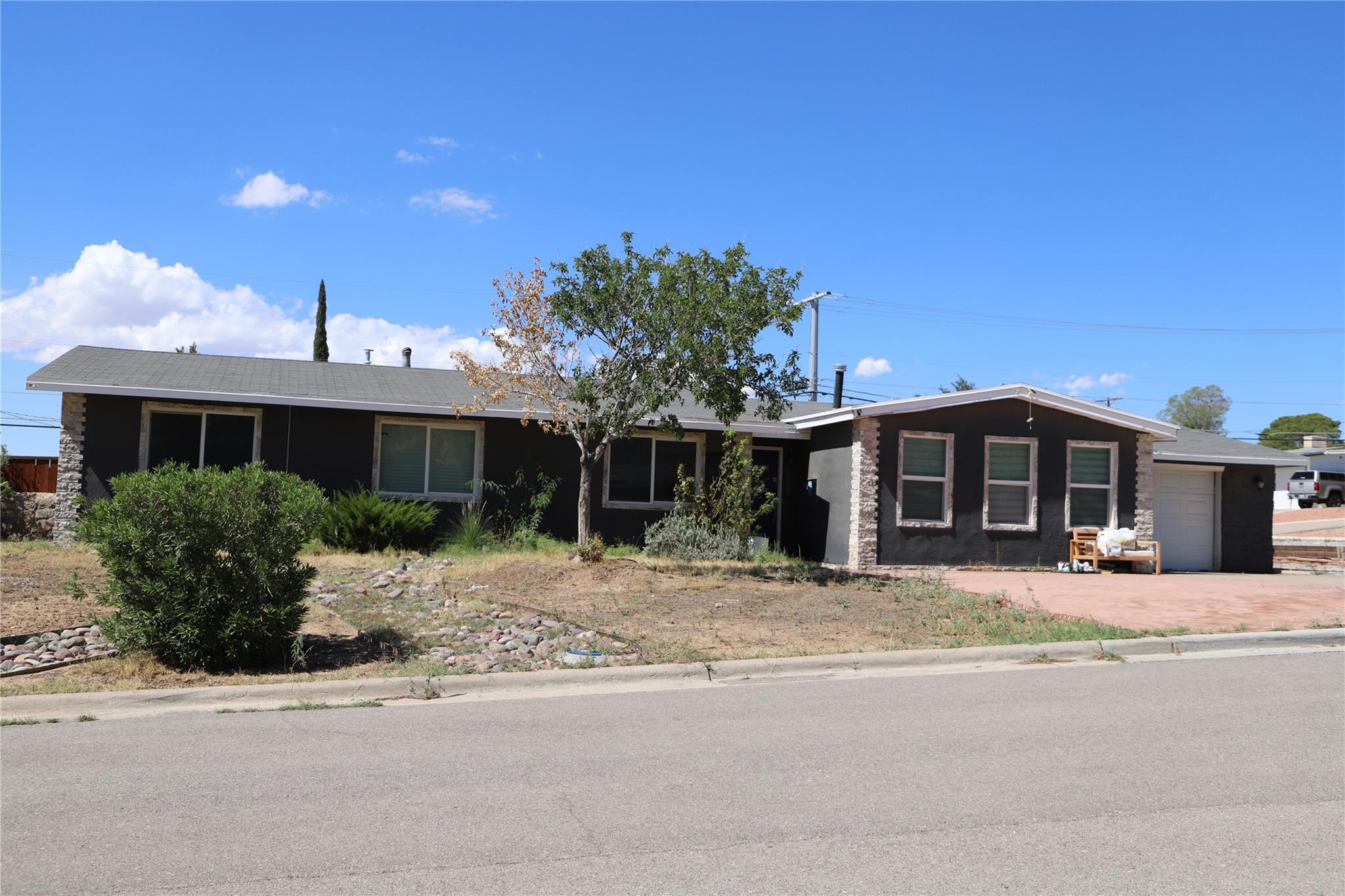 Greenwich Dr, El Paso, TX 79902