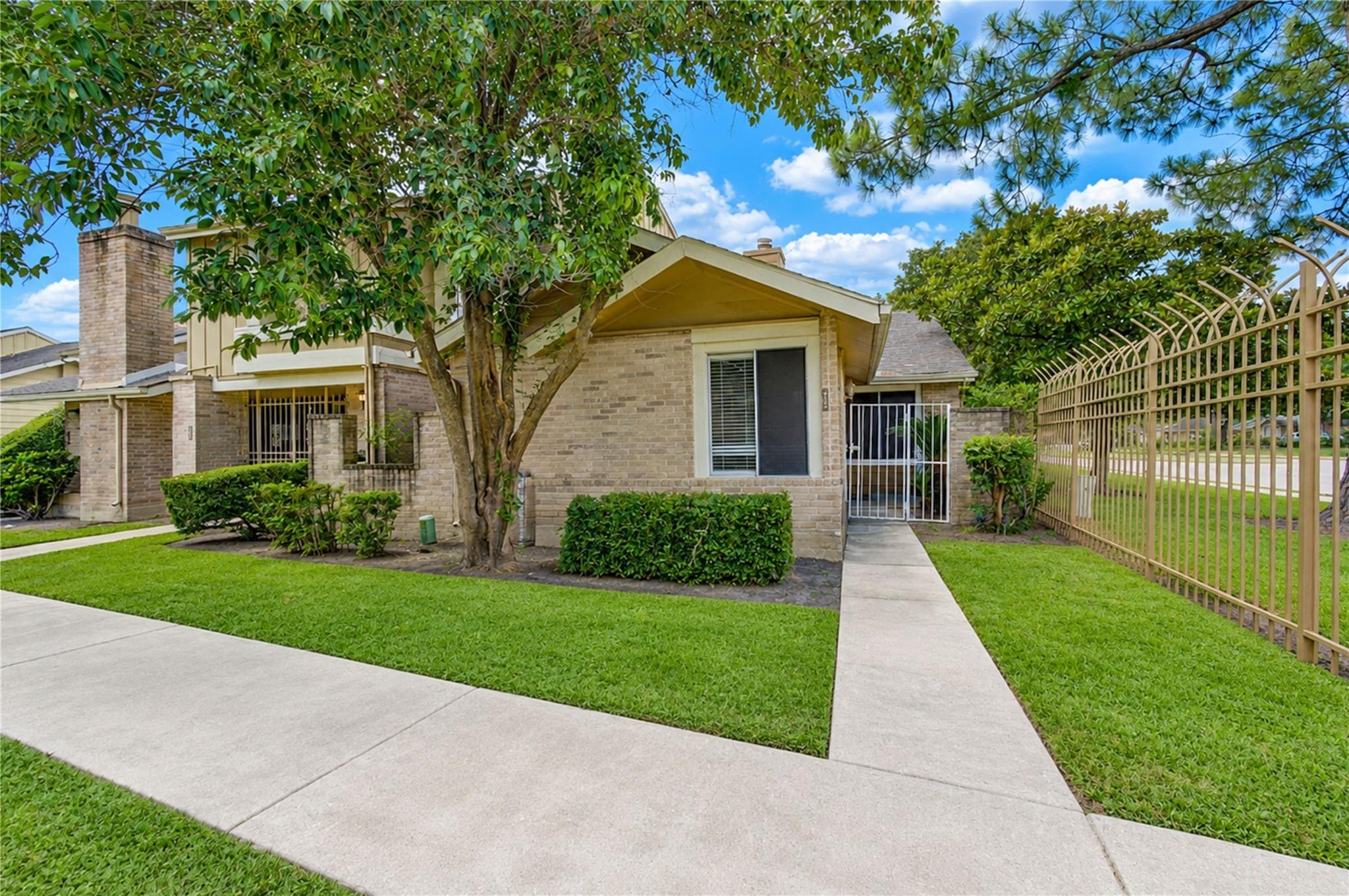 Airport Blvd, Houston, TX 77035
