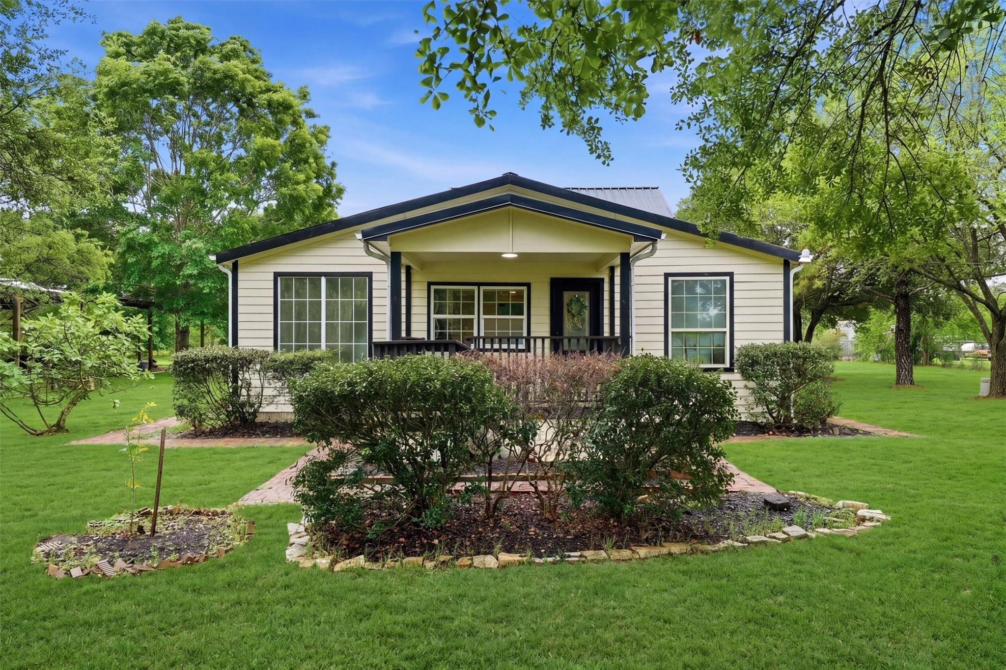 Hill Side Ln, Needville, TX 77461