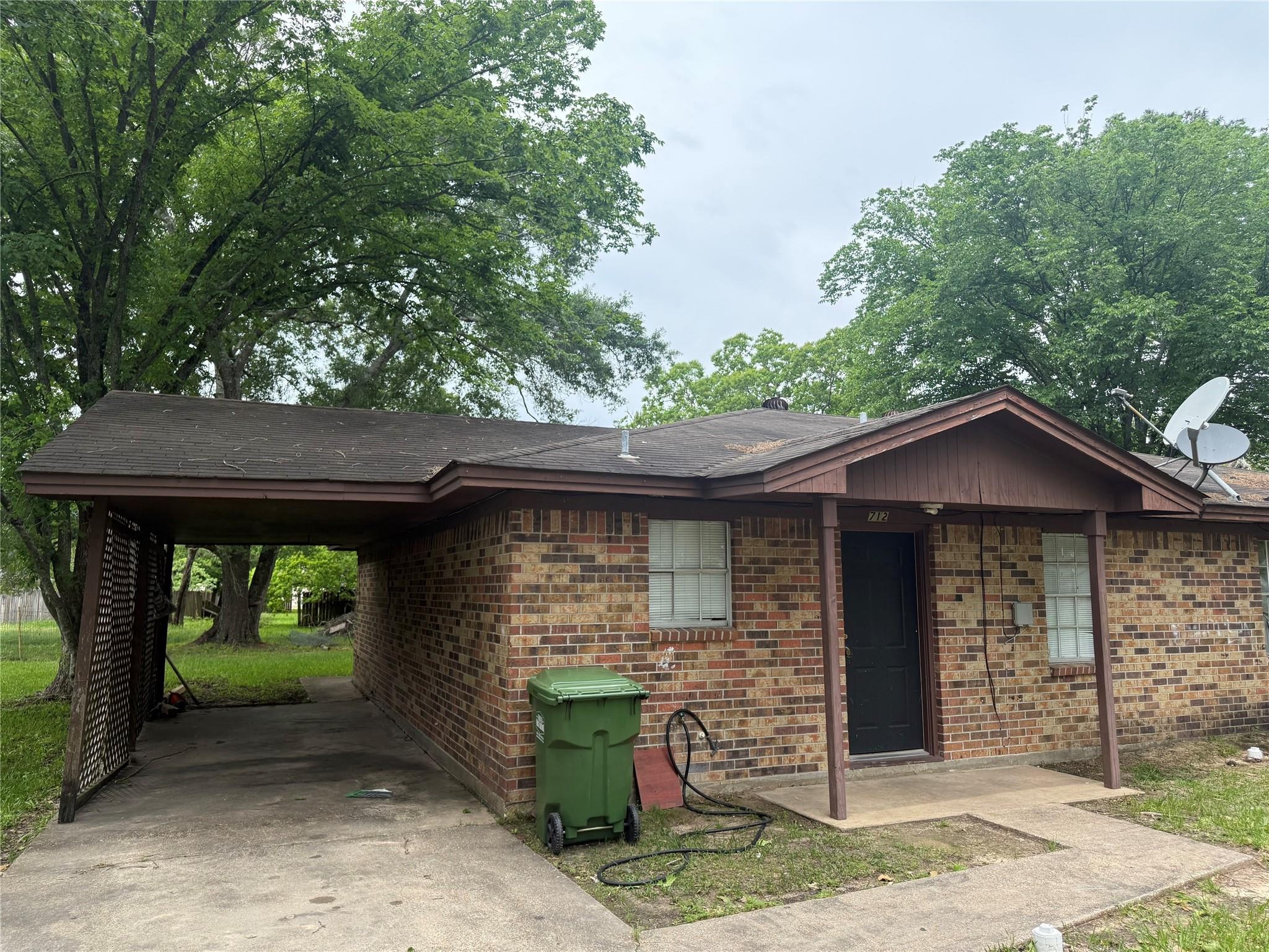 & 1411 , Cleveland, TX 77327