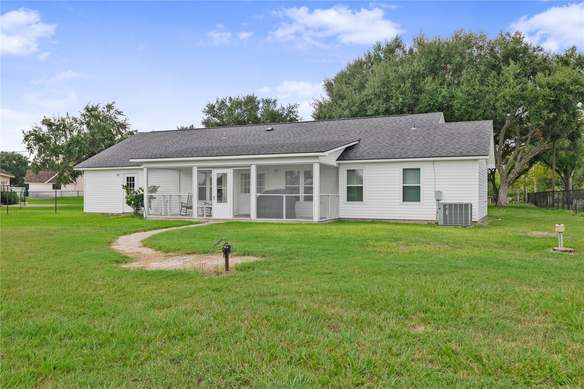 Lakeoak , Victoria, TX 77905