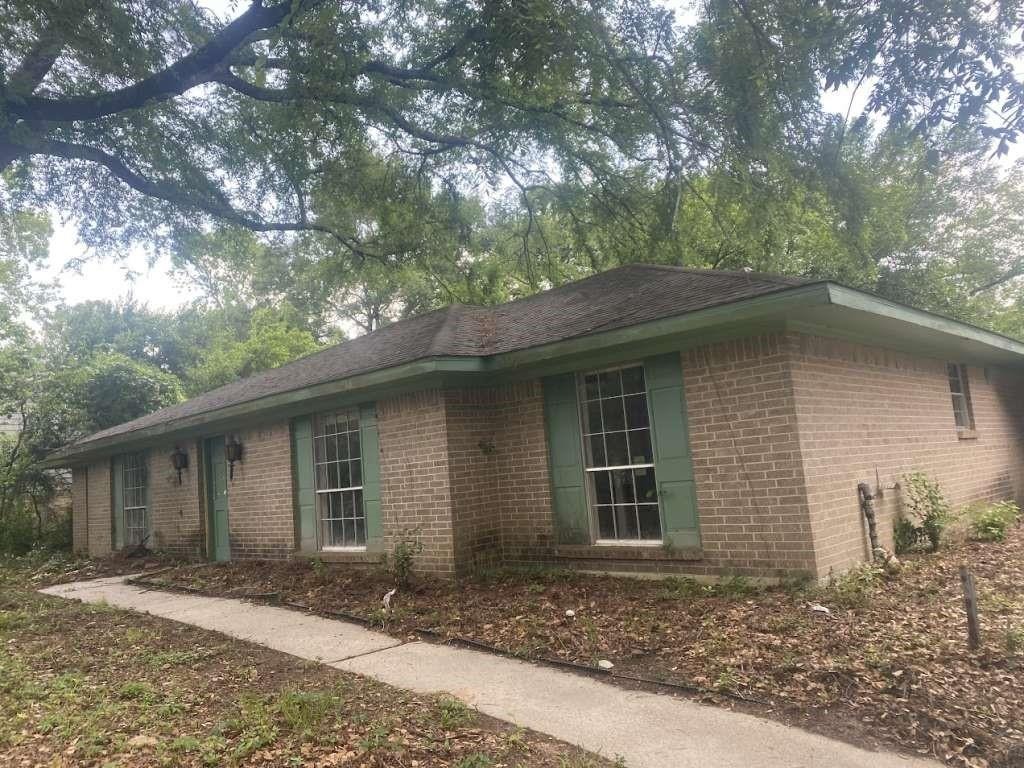 Woodloch St, Conroe, TX 77385