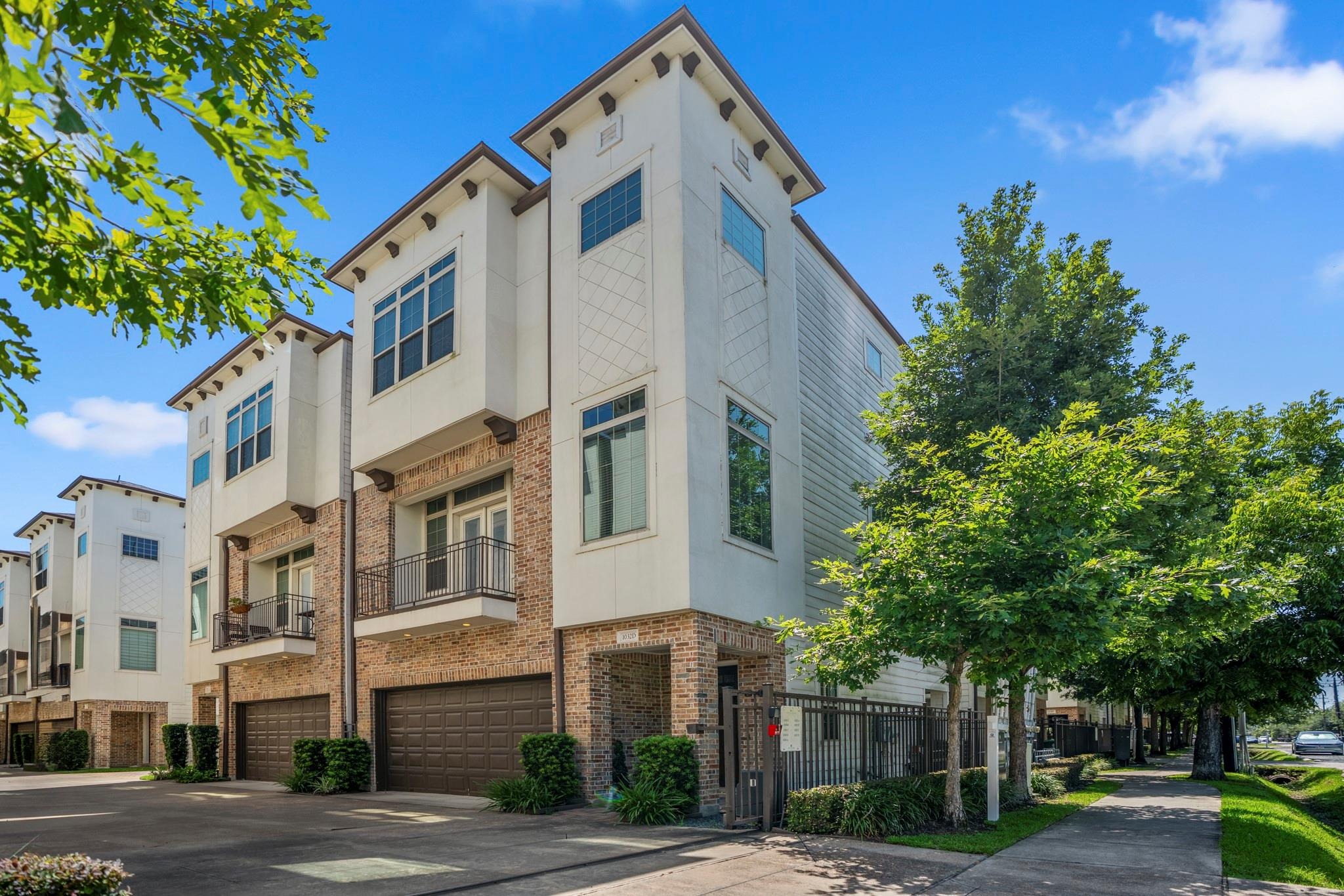 26th St, Houston, TX 77008