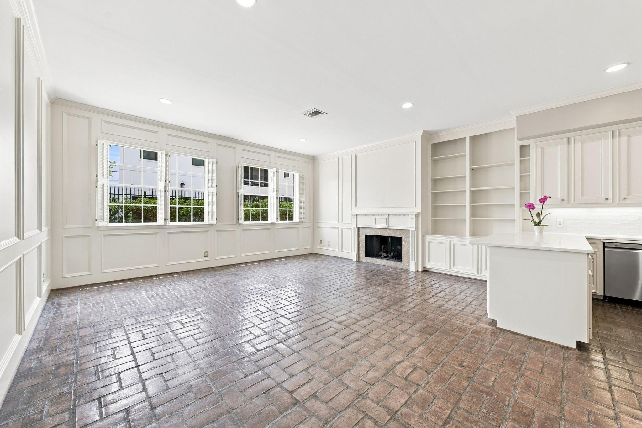 Nantucket Dr, Houston, TX 77057 #1