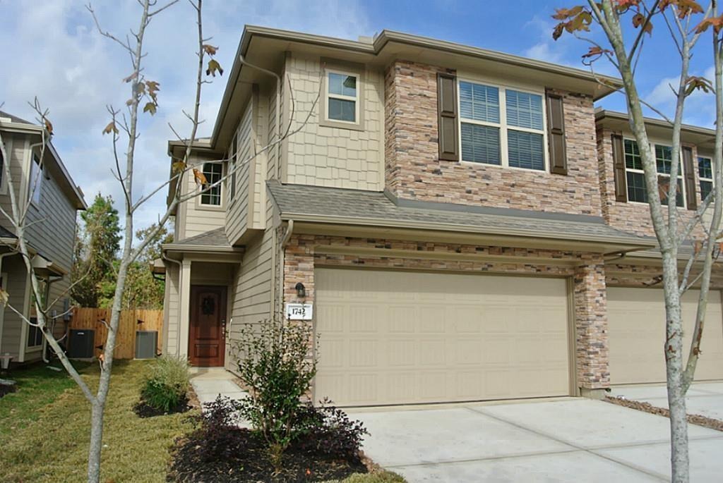 Parkside Shores Ln, Crosby, TX 77532