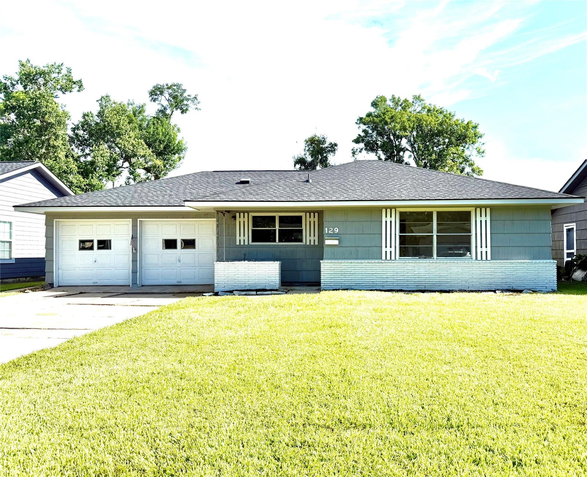 Chestnut St, Lake Jackson, TX 77566