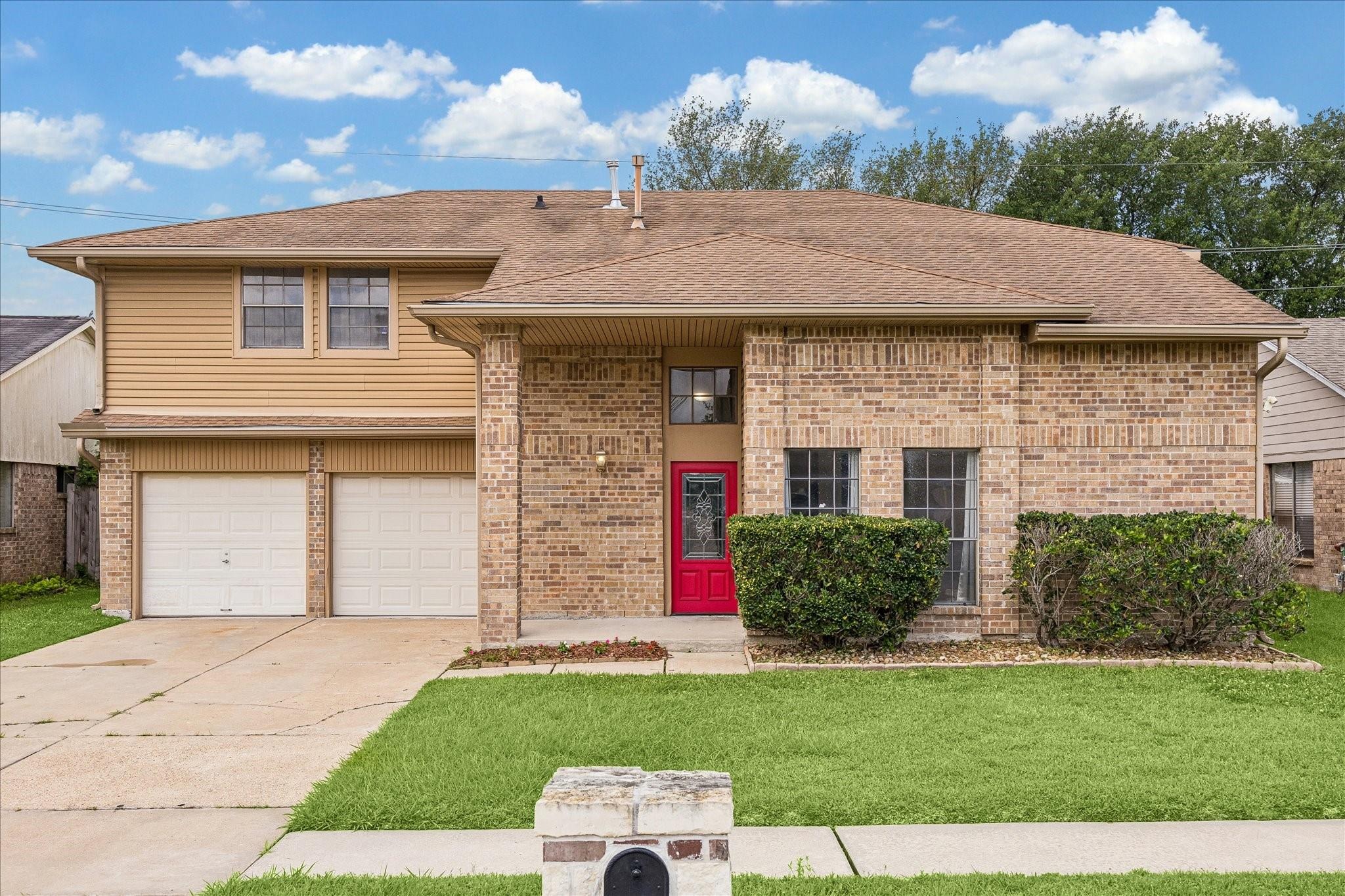Lakeside Forest Dr, Houston, TX 77088