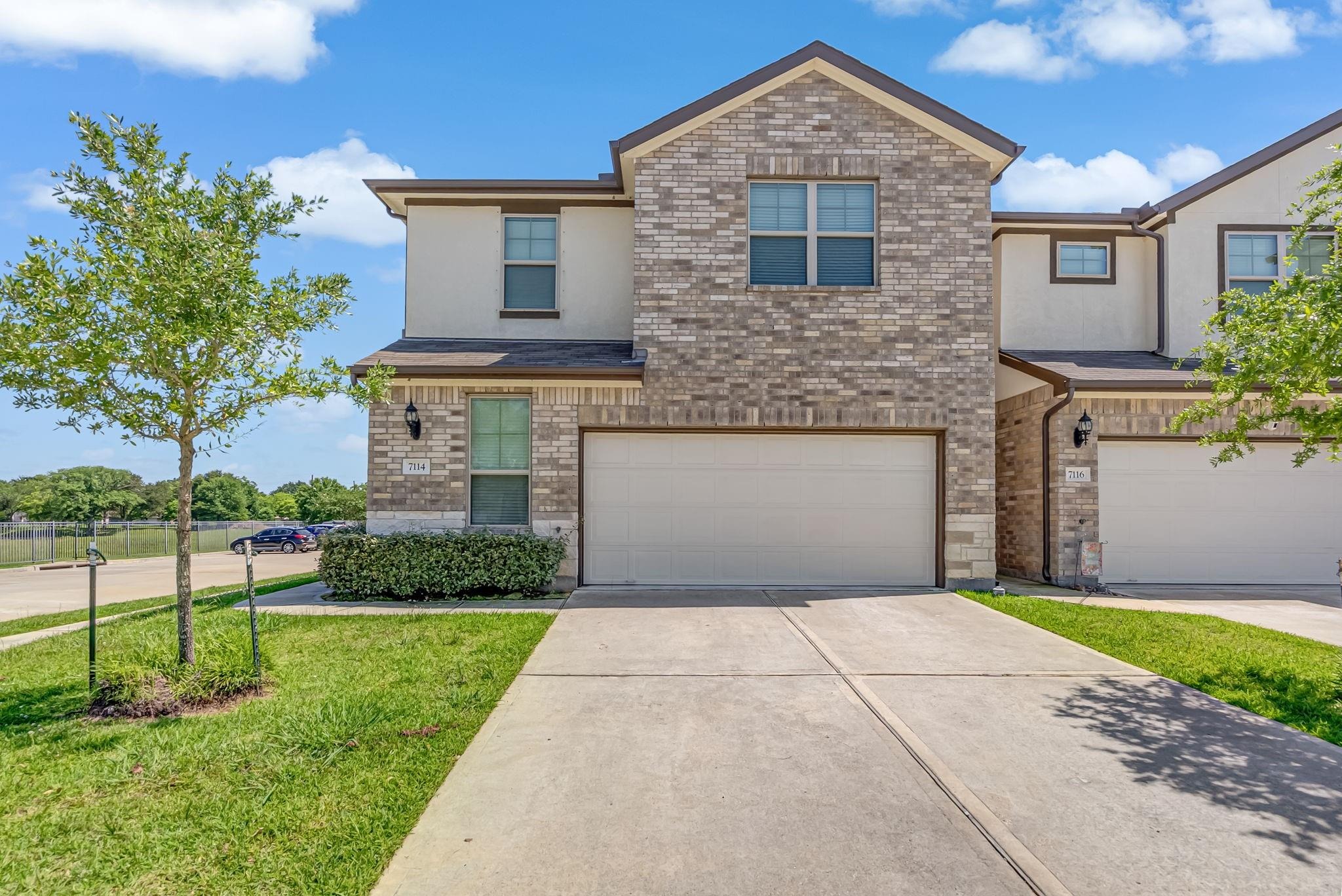 Elgin St, Pearland, TX 77584