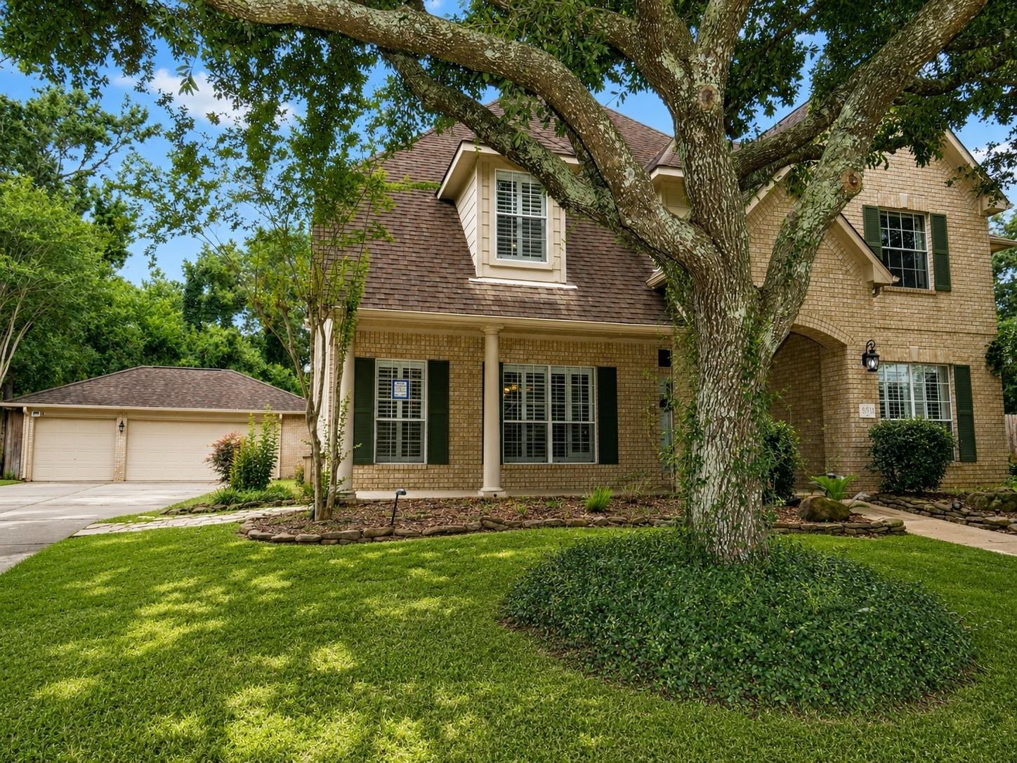 Castlecombe Dr, Houston, TX 77044