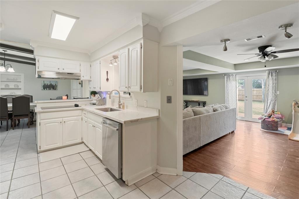 Sycamore St, Lake Jackson, TX 77566 #1