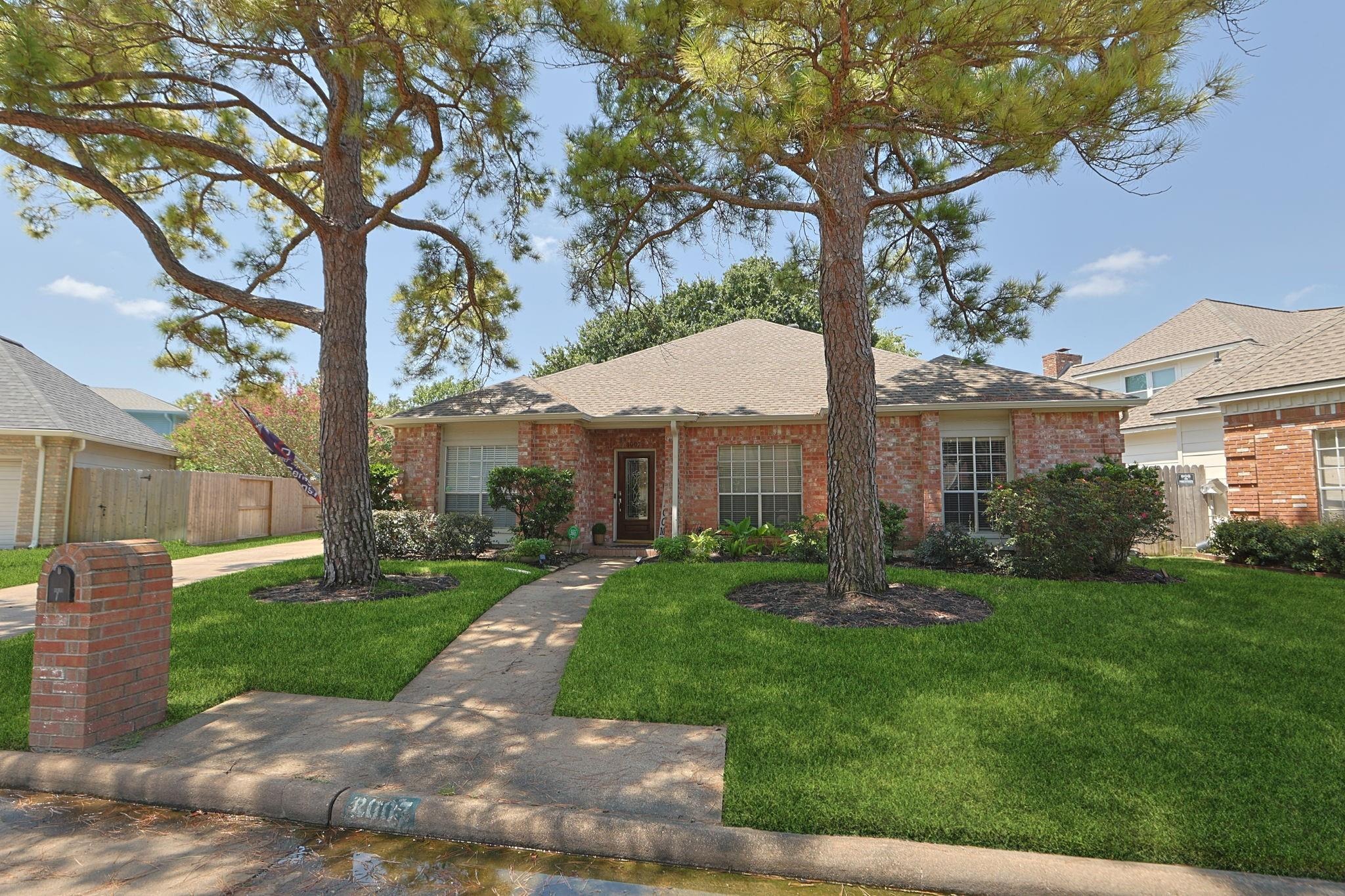 Tustin Dr, Houston, TX 77095