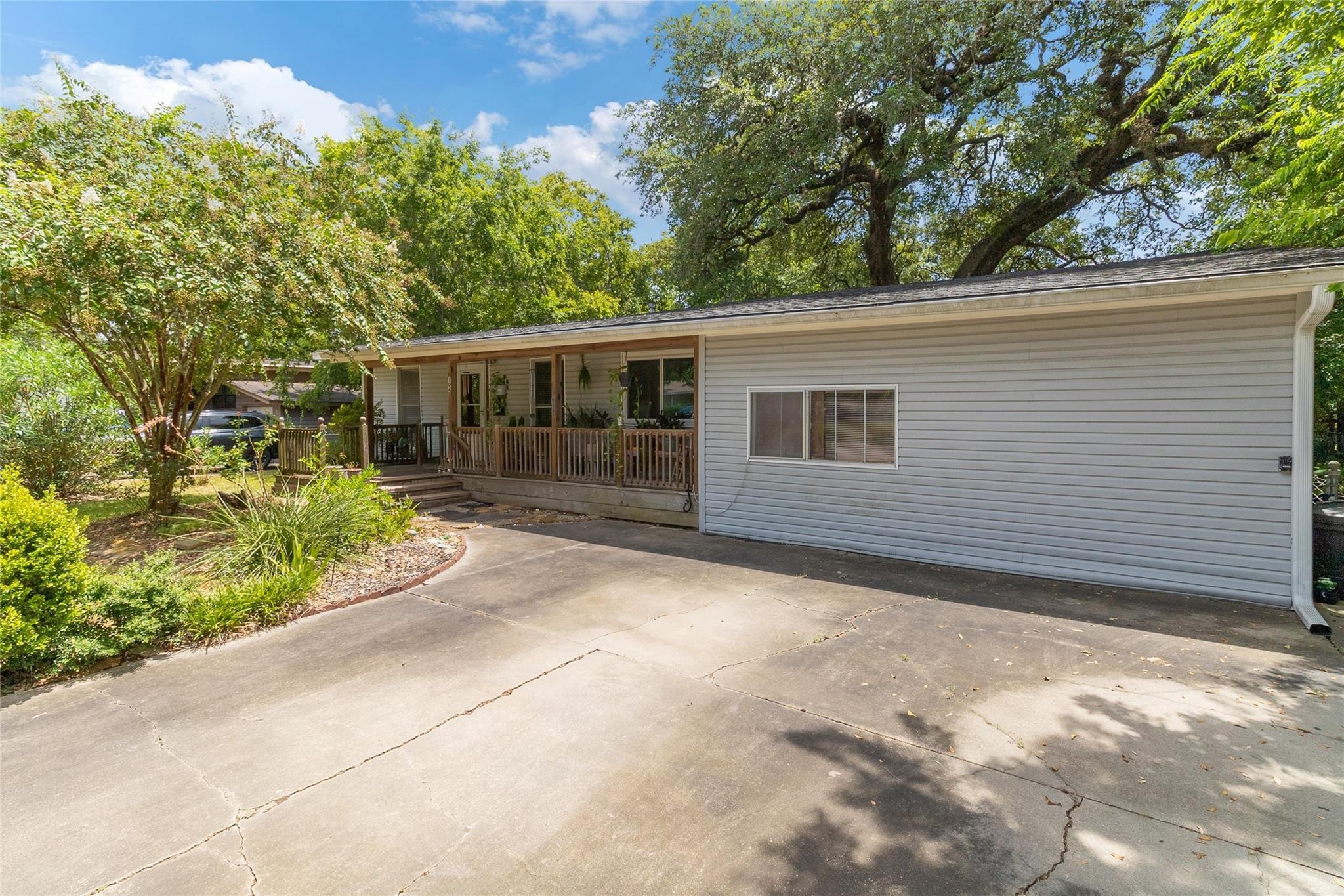 Camellia St, Lake Jackson, TX 77566