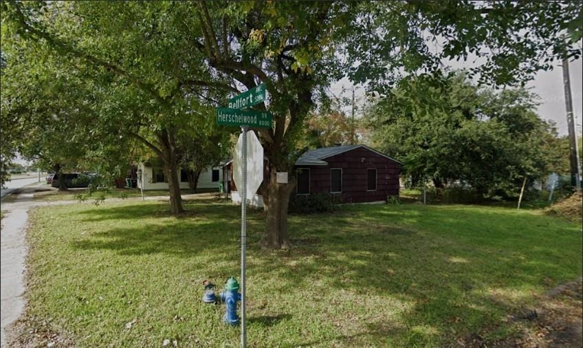 Bellfort St, Houston, TX 77033 #1