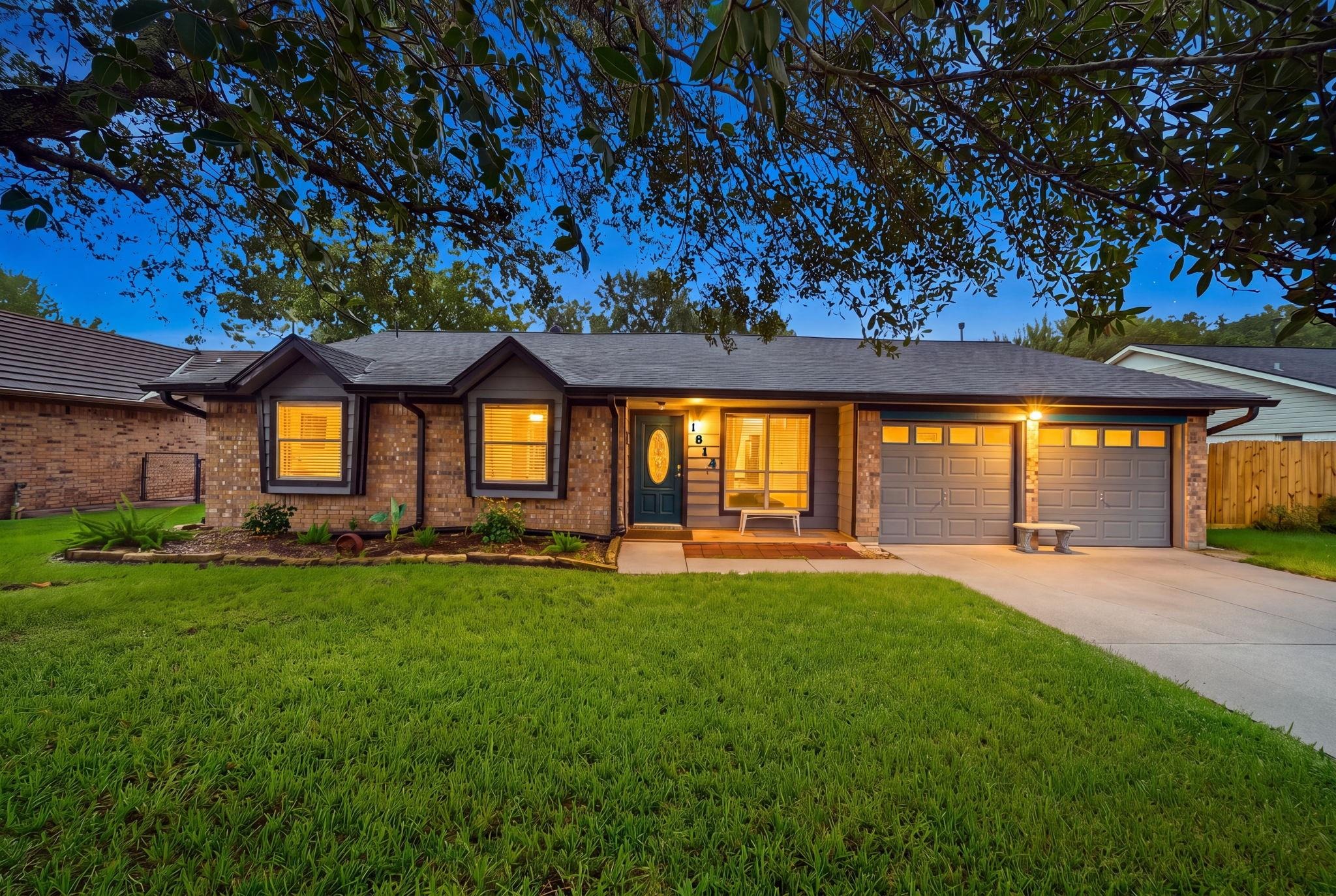 Crooked Creek Ln, Pearland, TX 77581