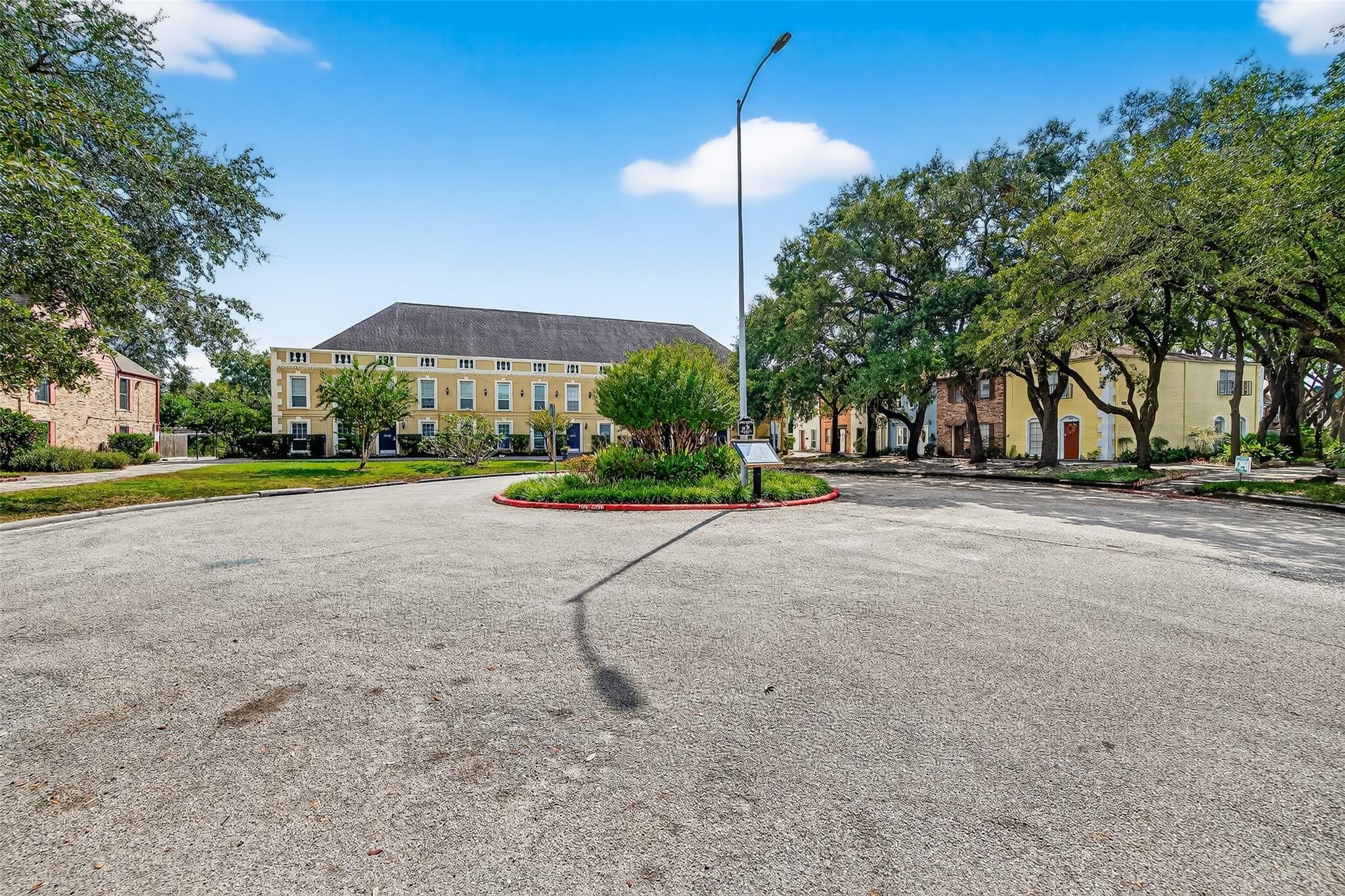 Arboles Dr, Houston, TX 77035 #1