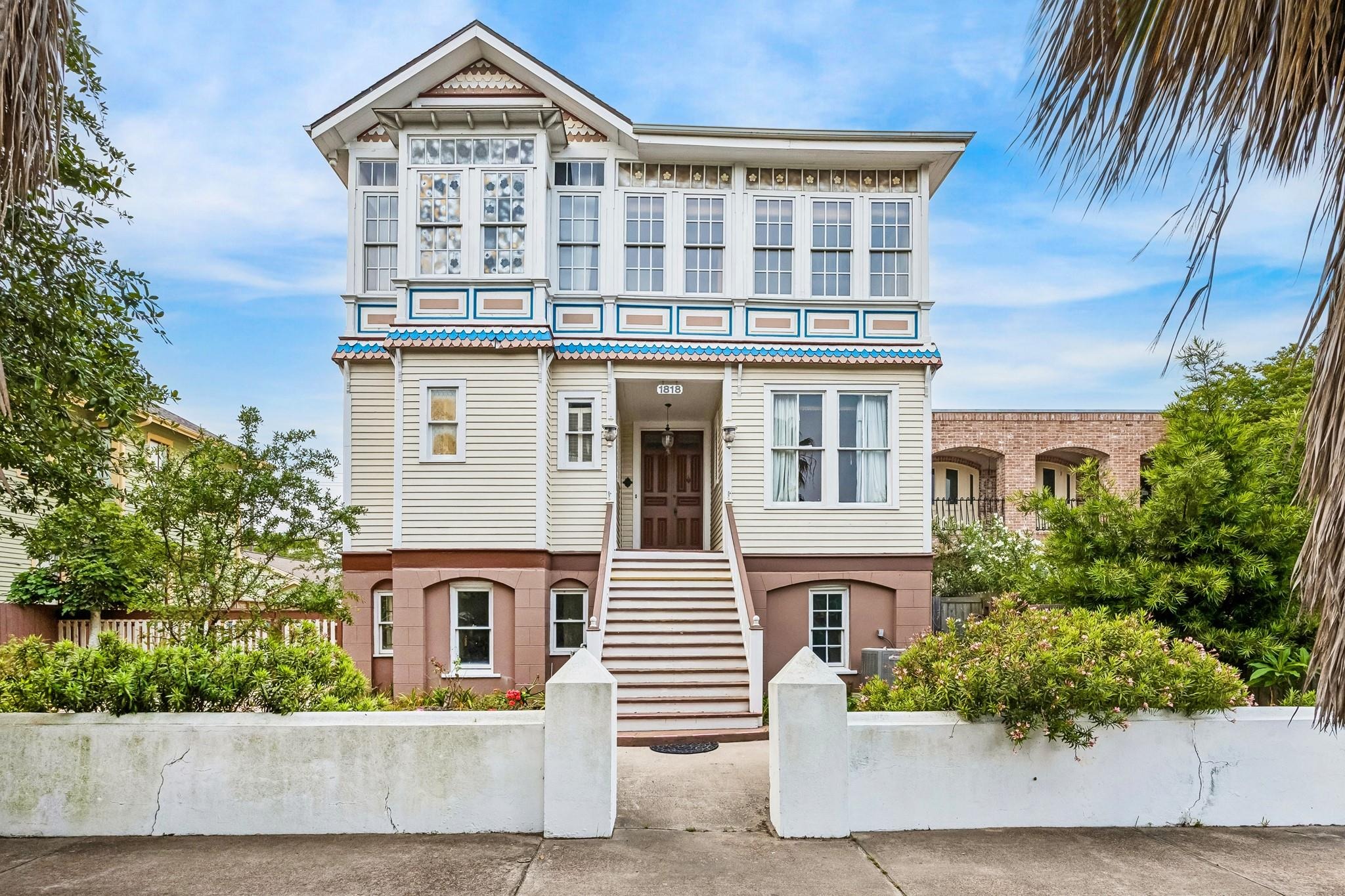 Broadway St, Galveston, TX 77550