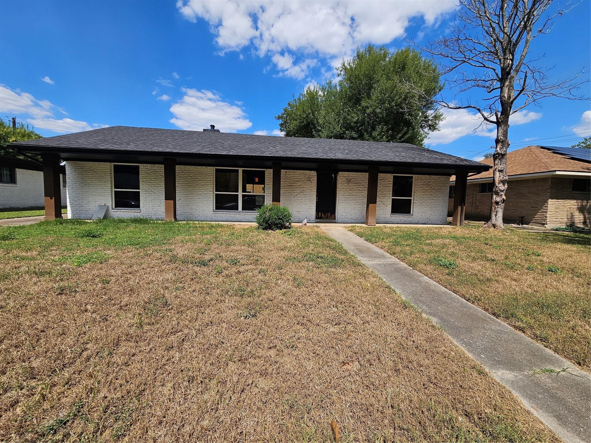 Rutherglenn Dr, Houston, TX 77096