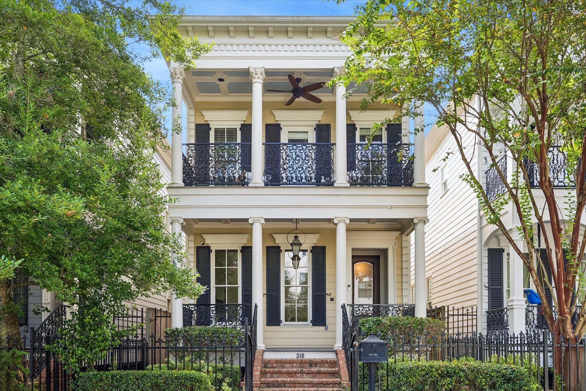 Aurora St, Houston, TX 77008