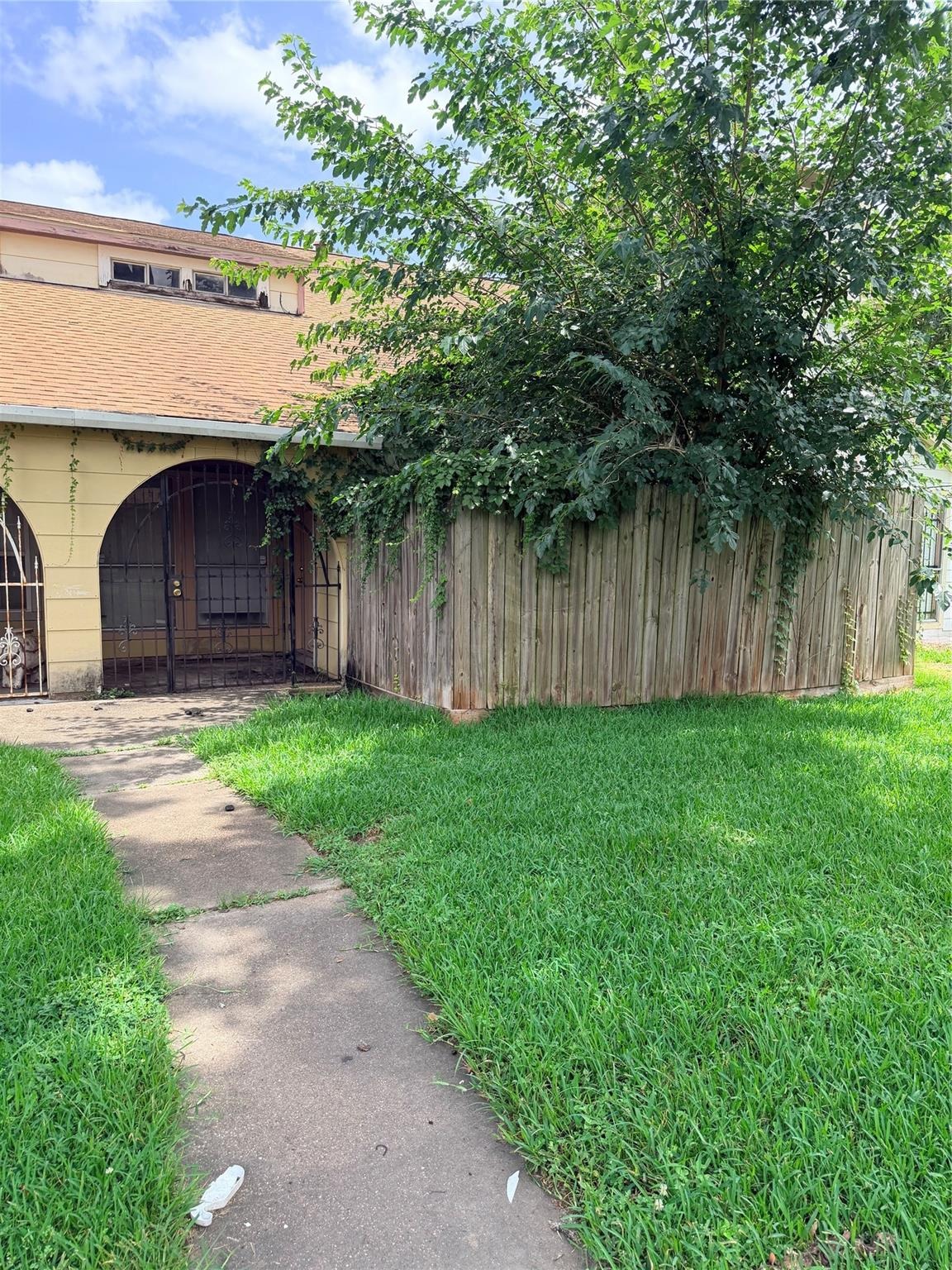Wild Pine Dr, Houston, TX 77039