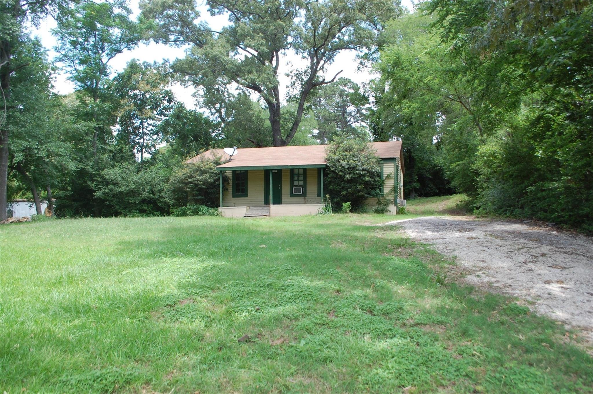 Us Highway 84 , Palestine, TX 75801