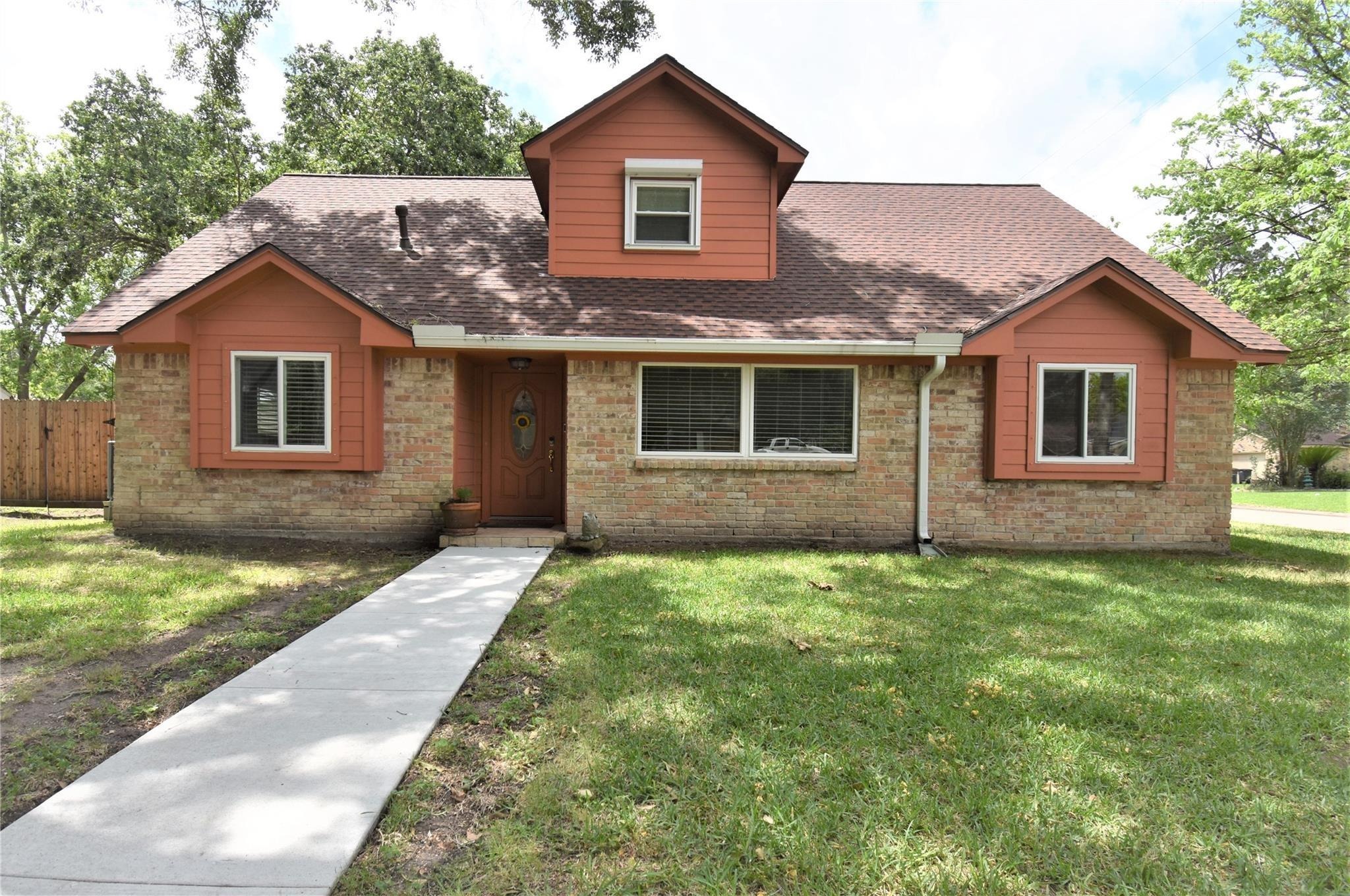 Cedar Creek Dr, Dickinson, TX 77539