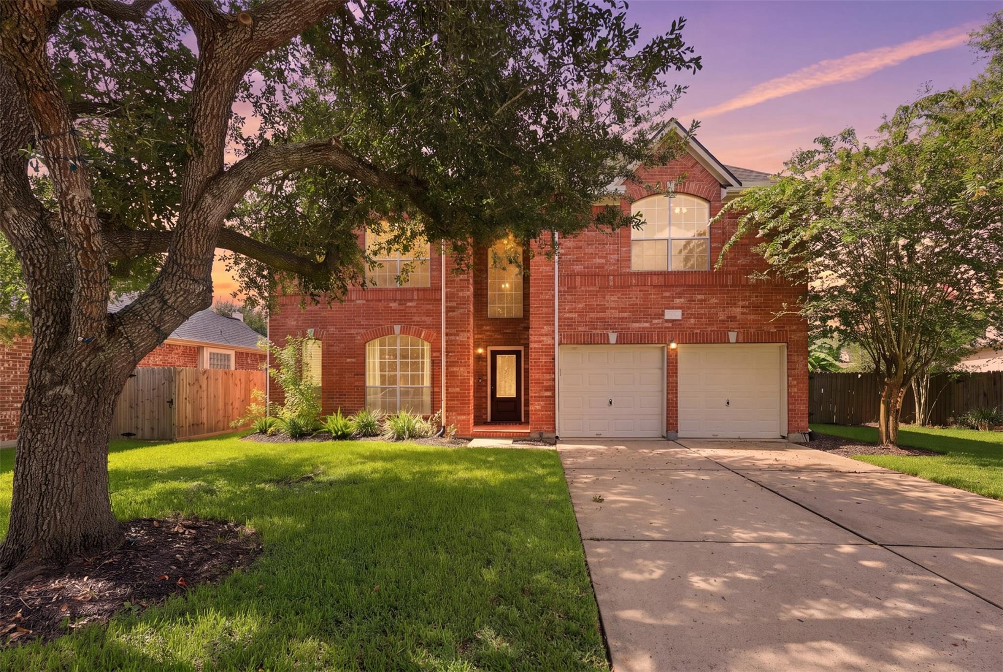 River Glen Ct, Pearland, TX 77584