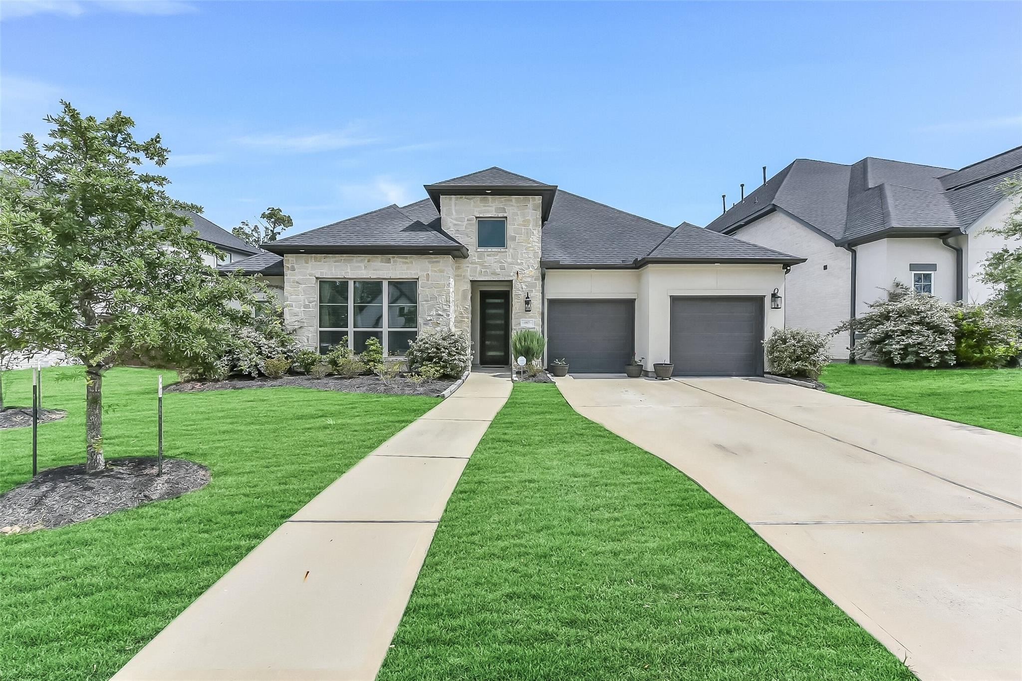 Carillon Forest Dr, Humble, TX 77346