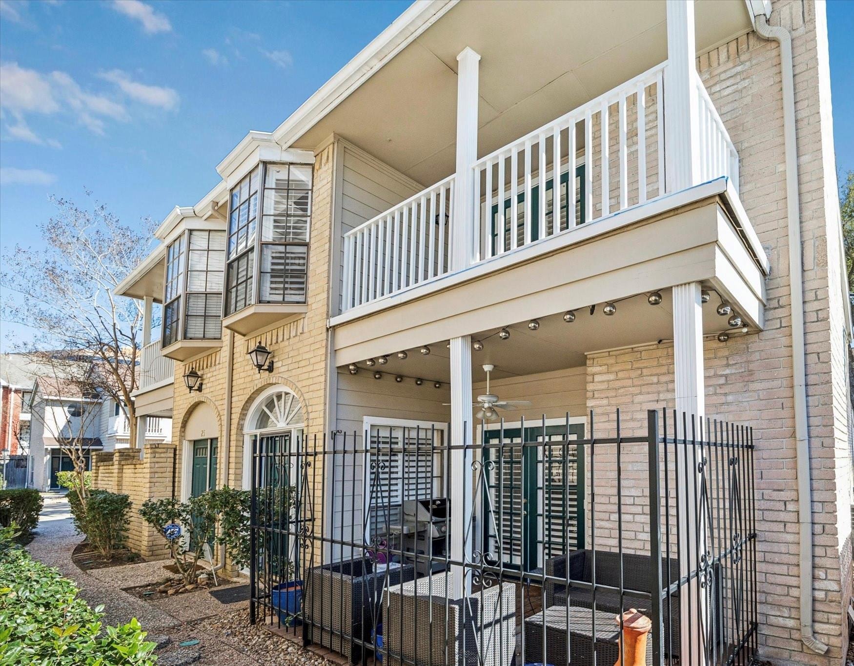 Bering Dr, Houston, TX 77057