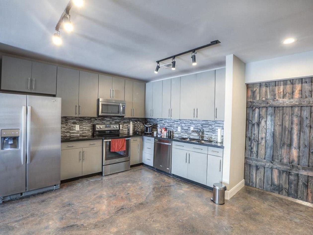 Webster St, Houston, TX 77019