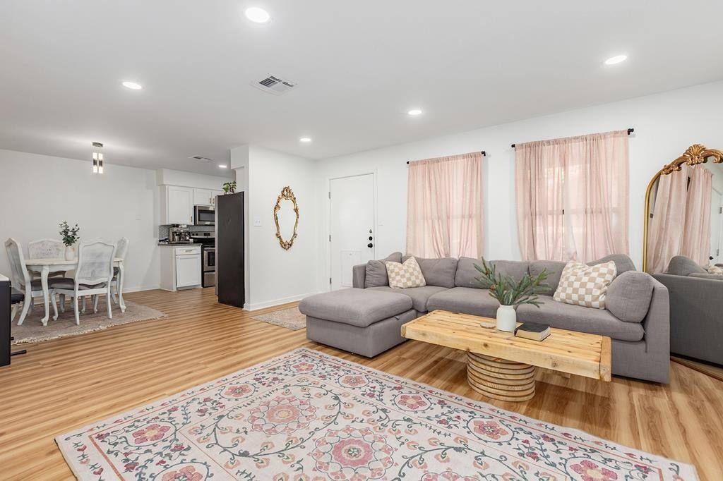Linn St, Huntington, TX 75949