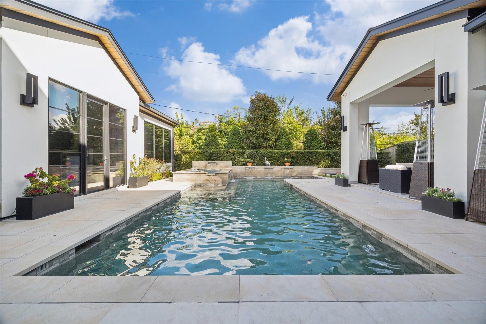 Cowan Dr, Houston, TX 77007