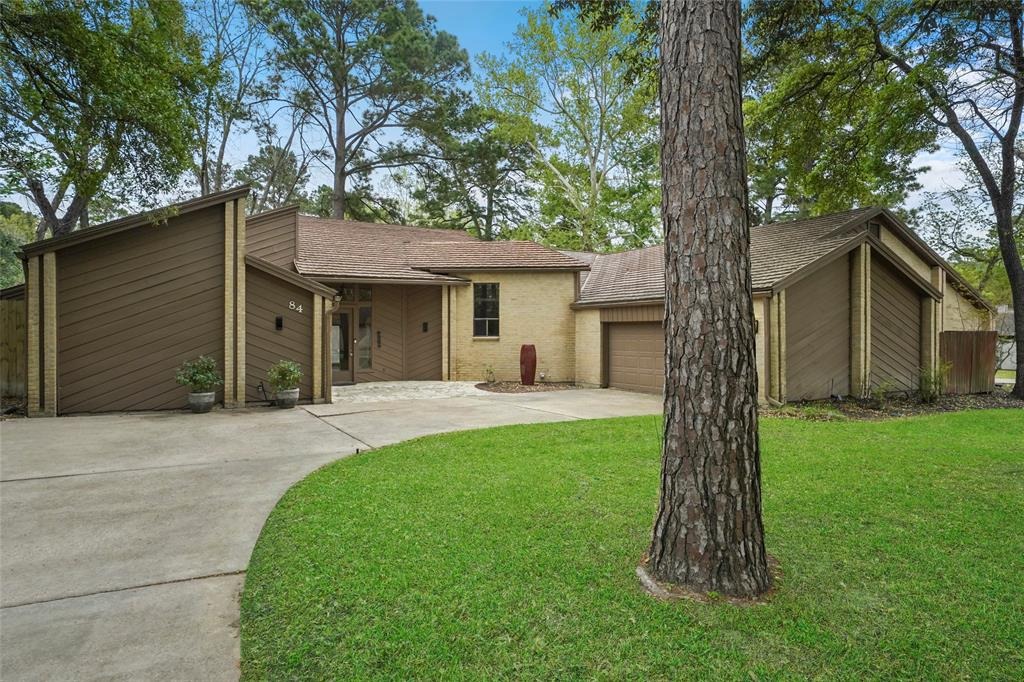 April Wind Dr, Montgomery, TX 77356