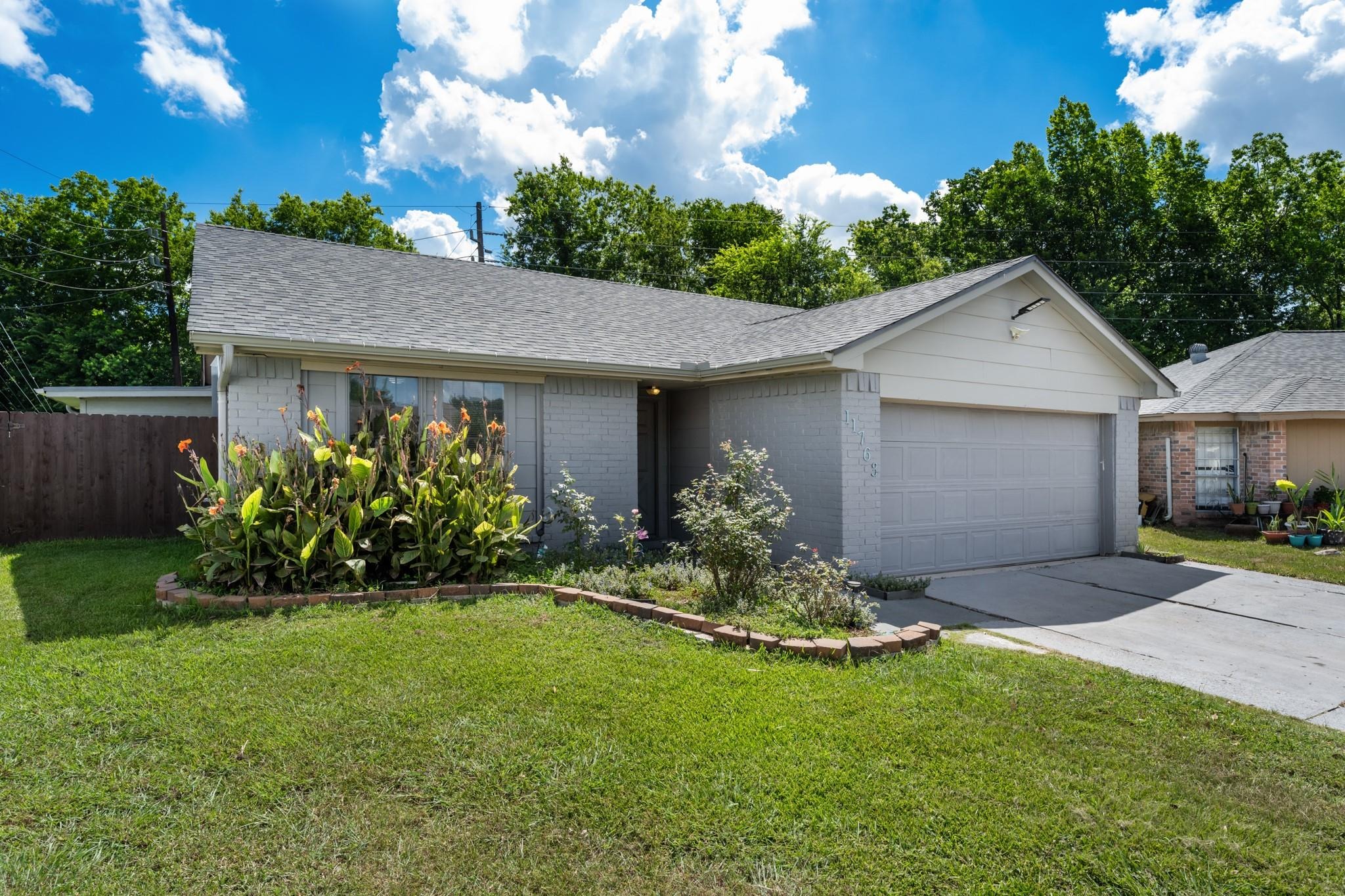 Cliveden Dr, Houston, TX 77066