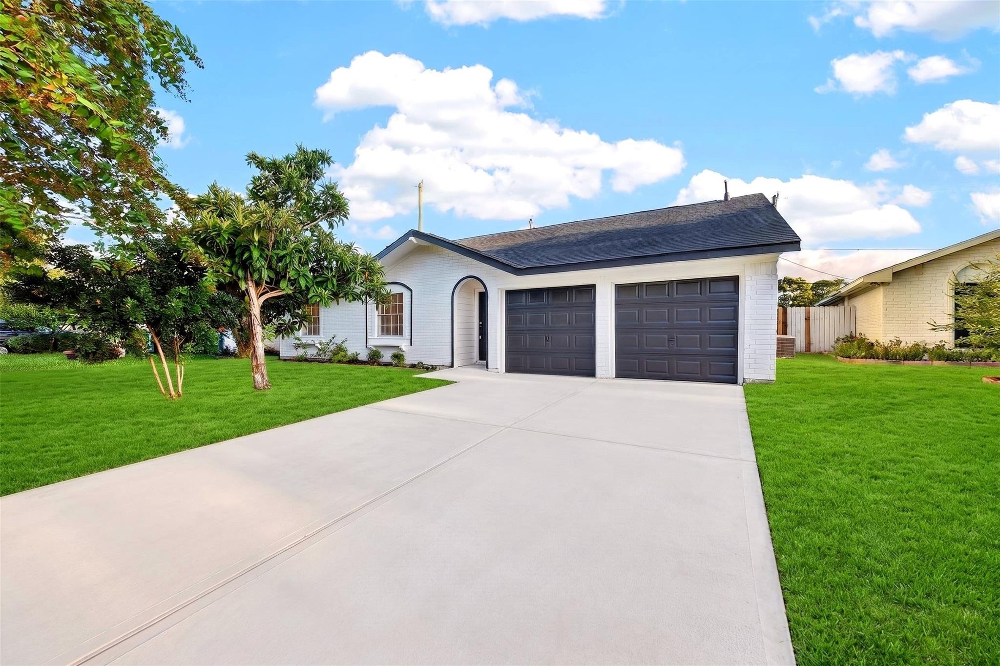 Sela Ln, Houston, TX 77072